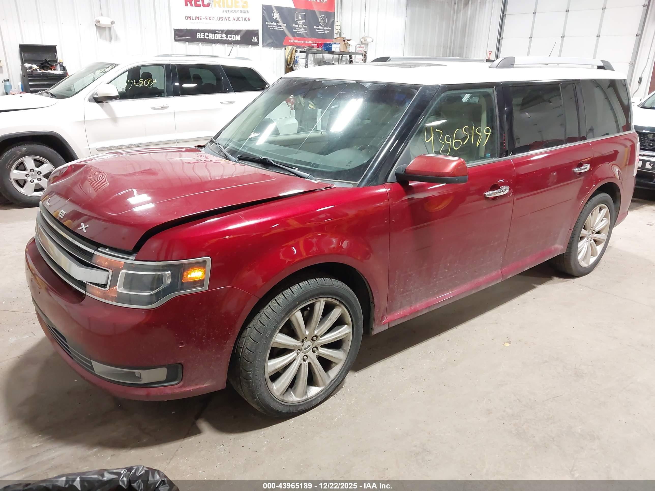FORD FLEX image 2