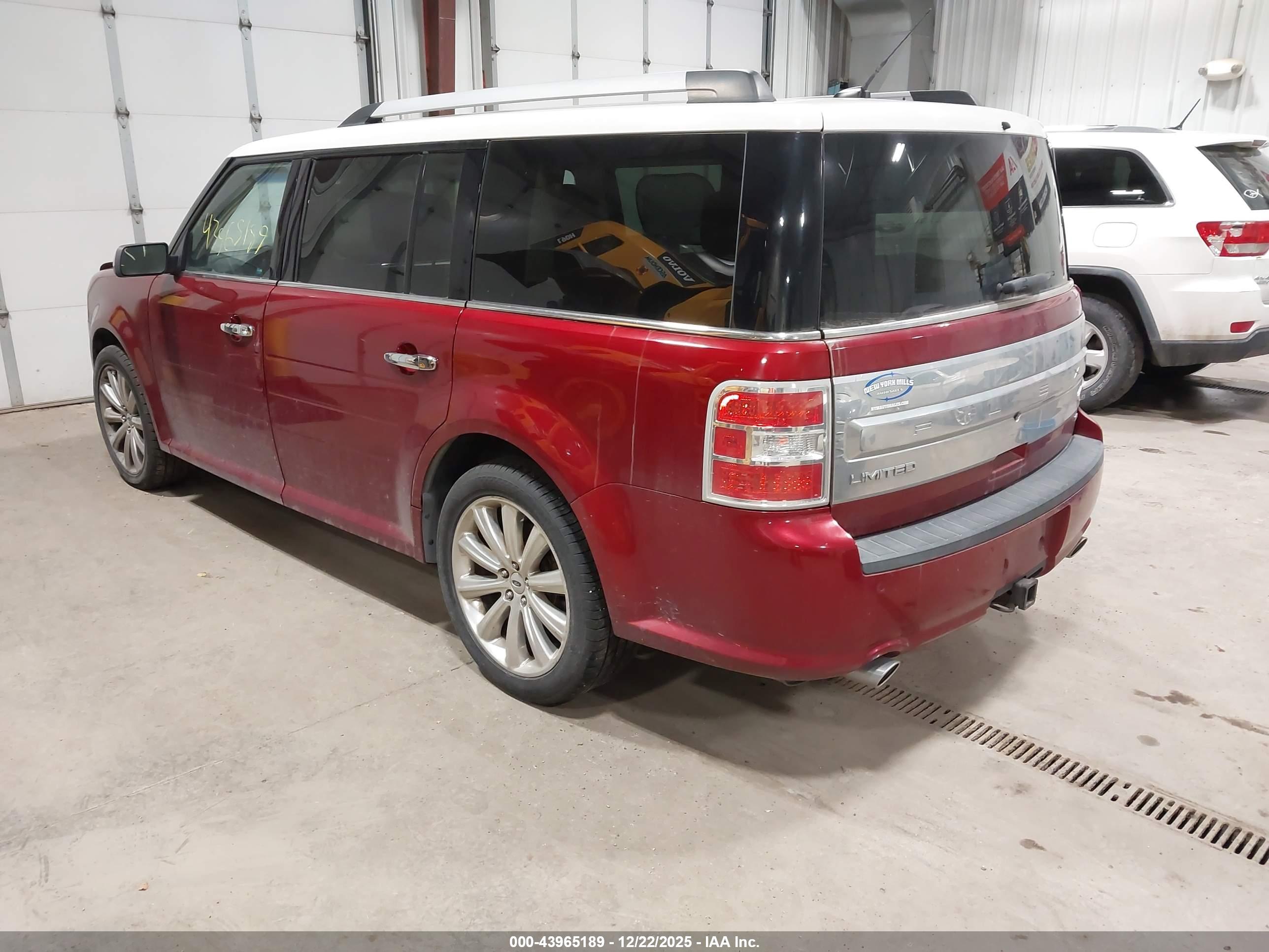 FORD FLEX image 3