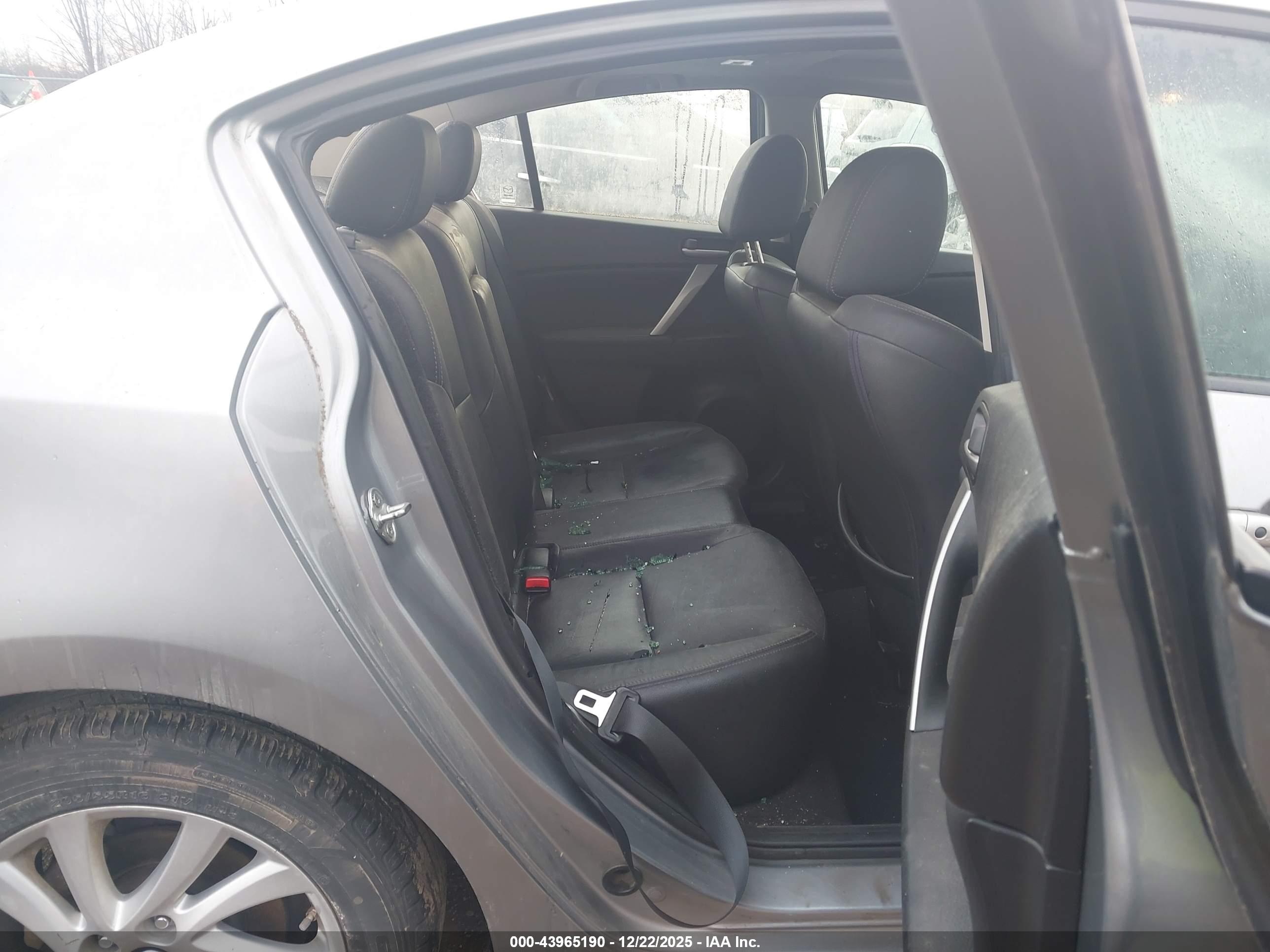 MAZDA MAZDA3 image 8