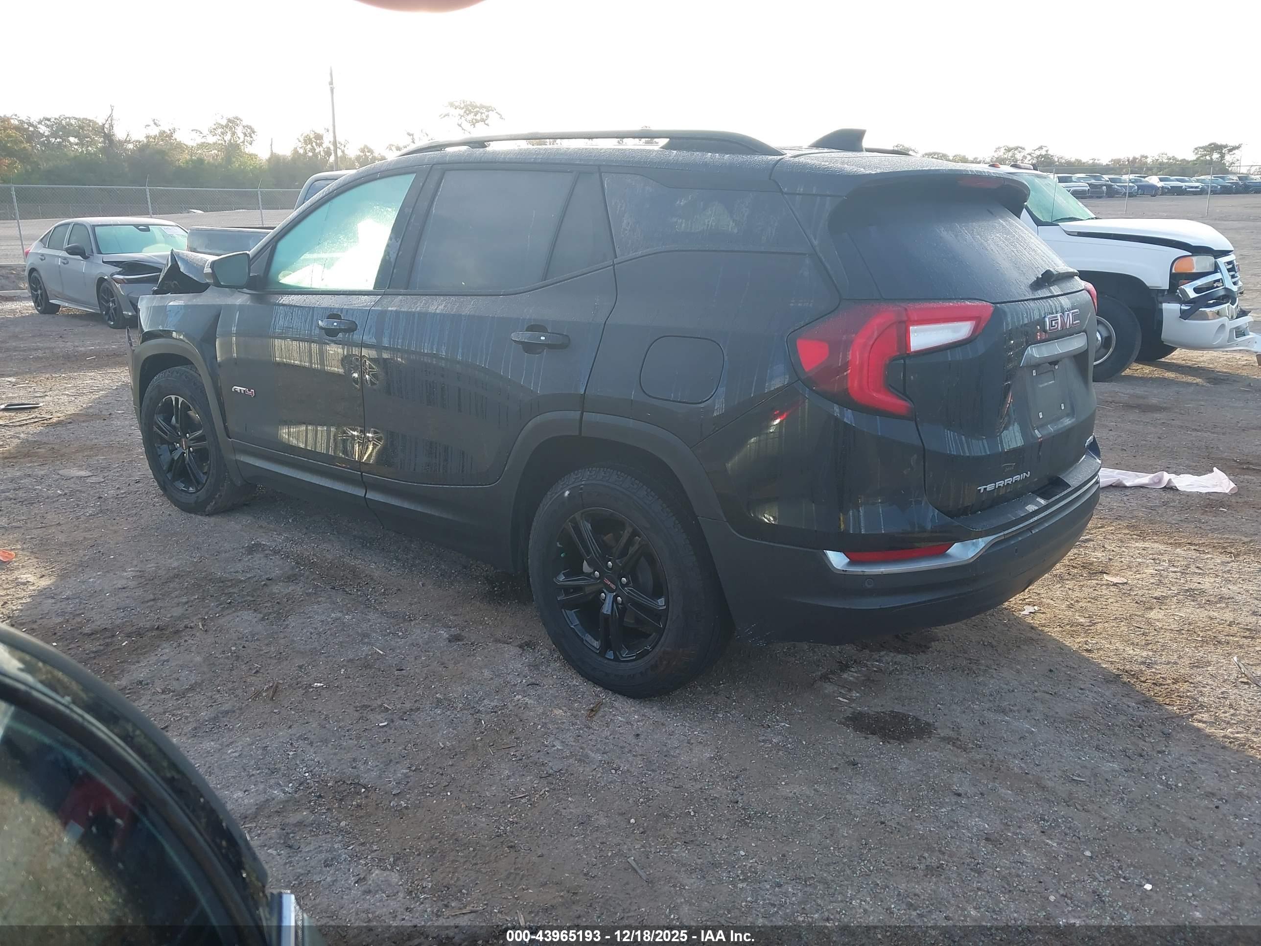 GMC TERRAIN image 3