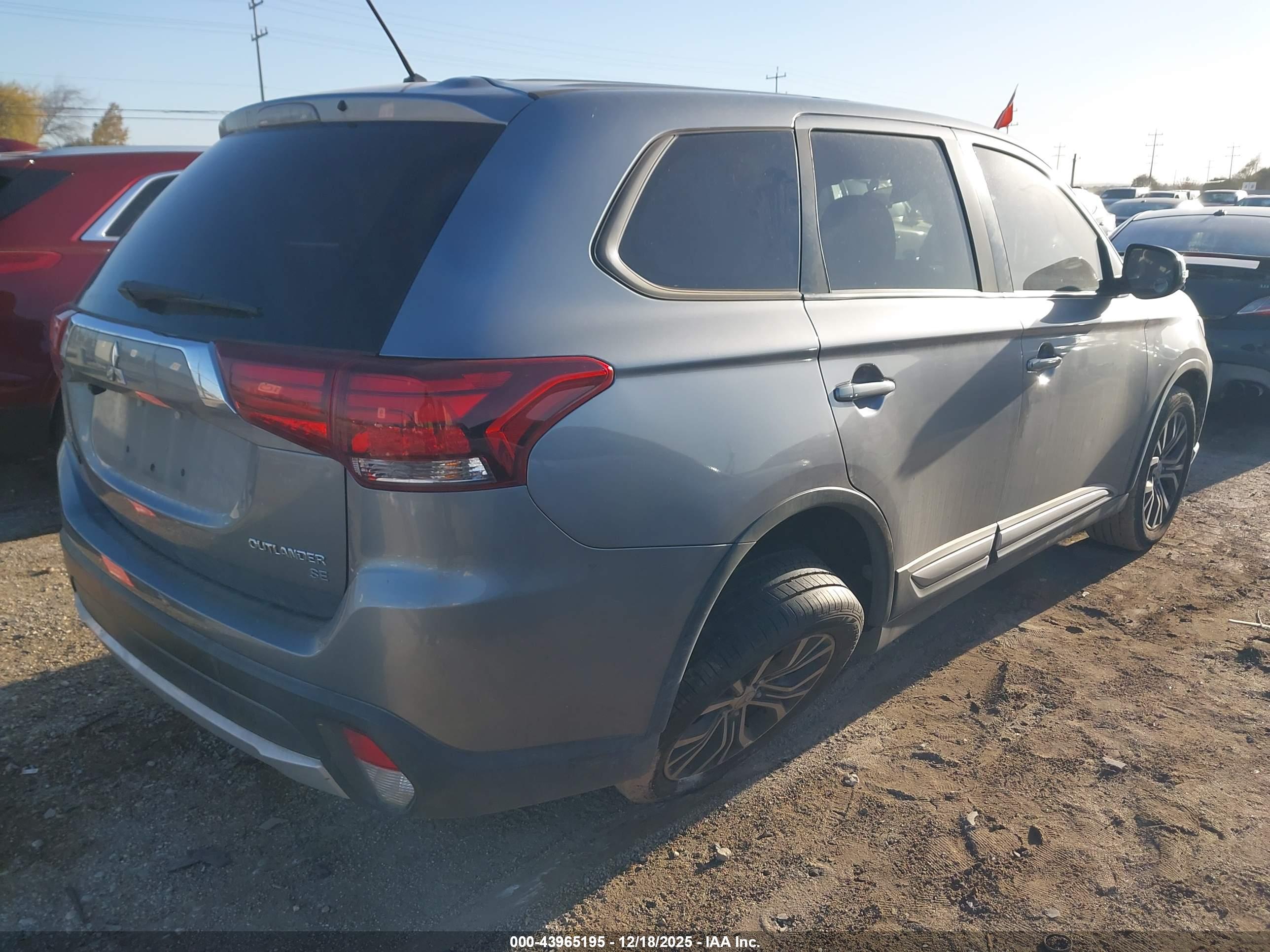 MITSUBISHI OUTLANDER image 4