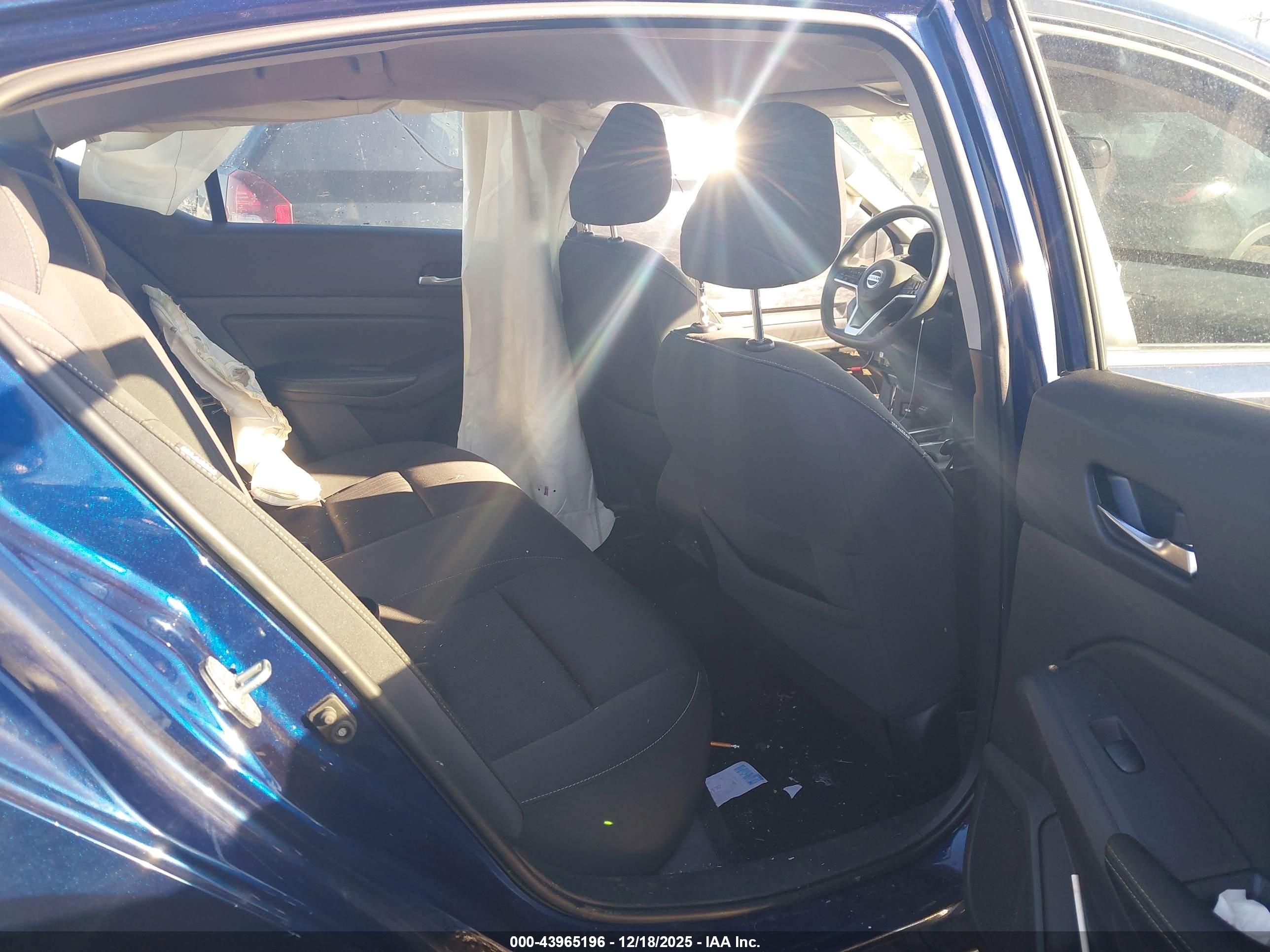 NISSAN ALTIMA image 8