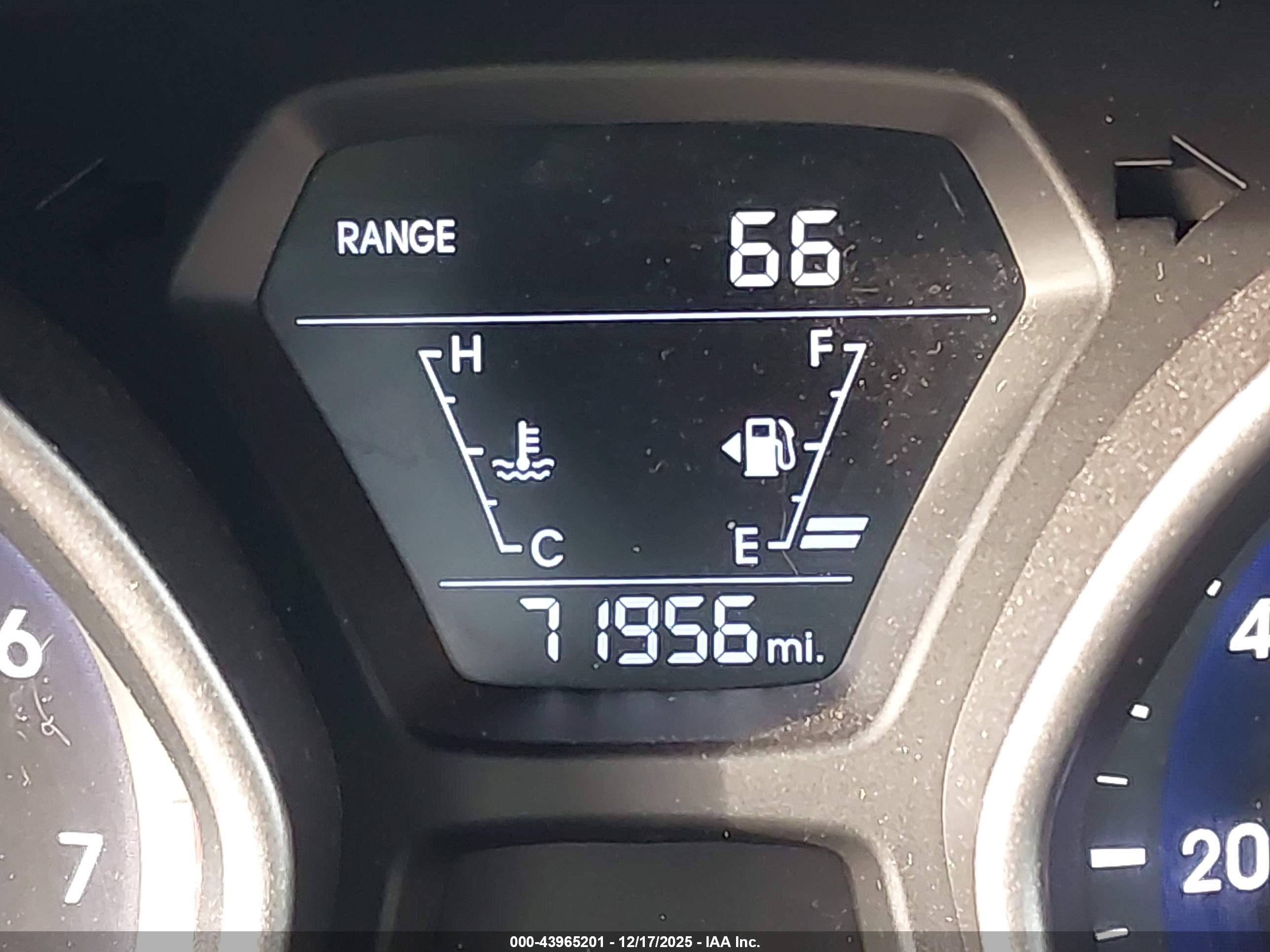 HYUNDAI ELANTRA image 7