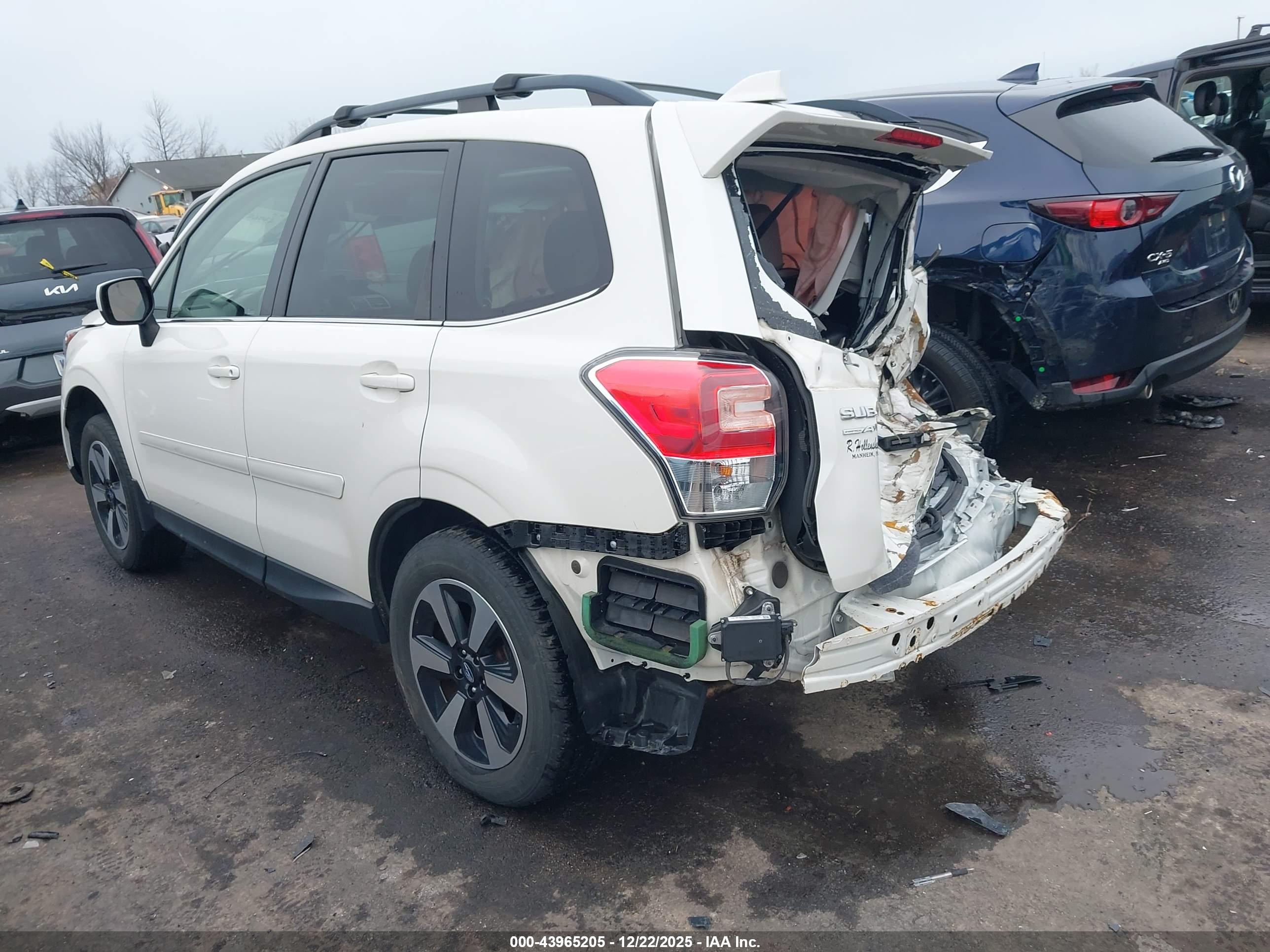 SUBARU FORESTER image 3