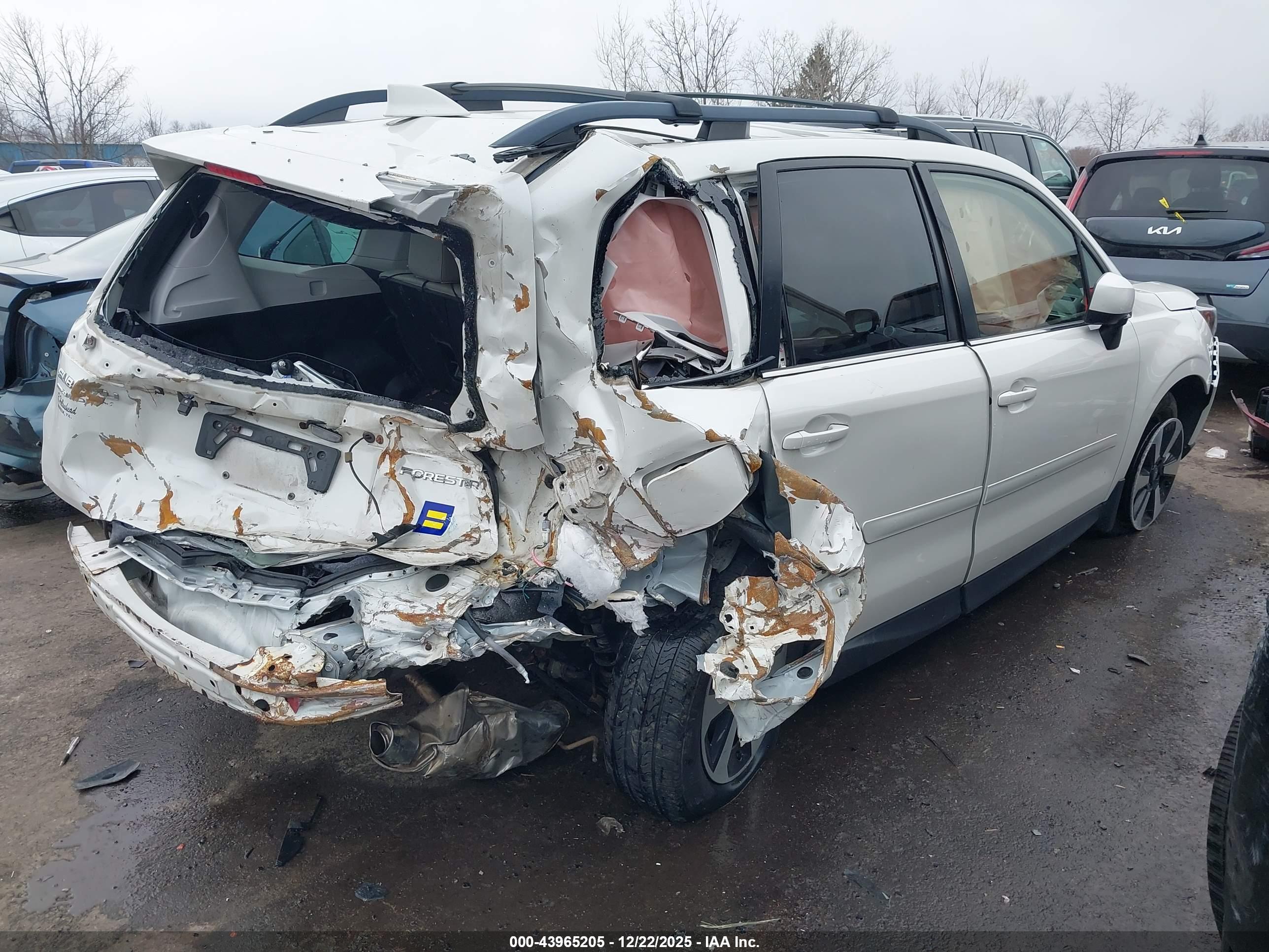 SUBARU FORESTER image 4