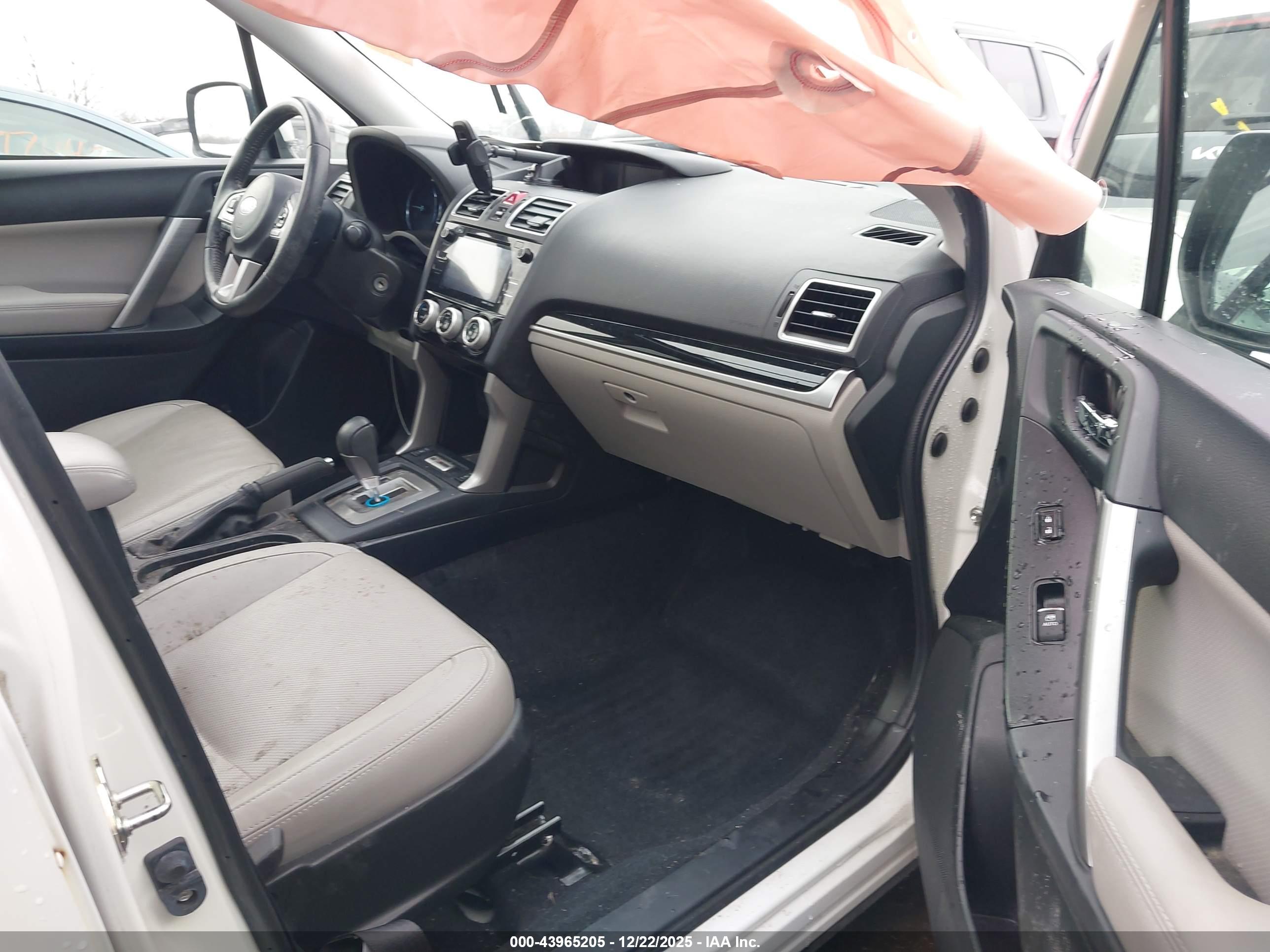SUBARU FORESTER image 5