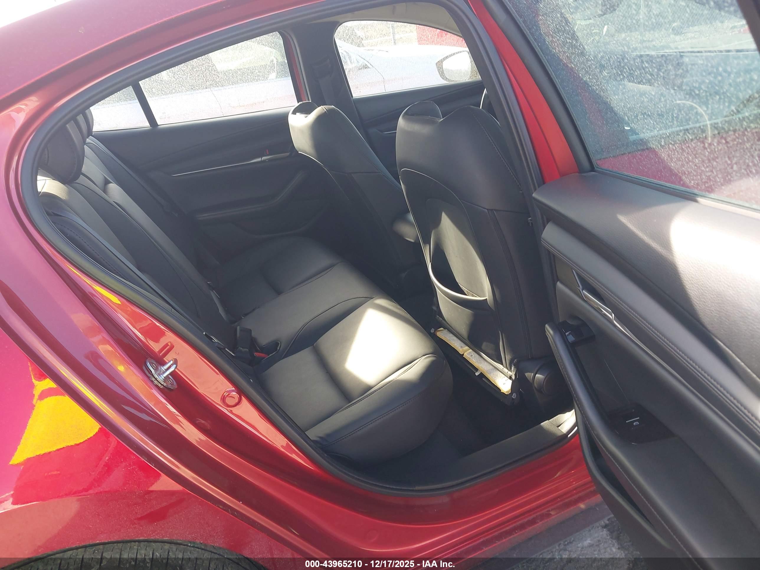 MAZDA MAZDA3 image 8