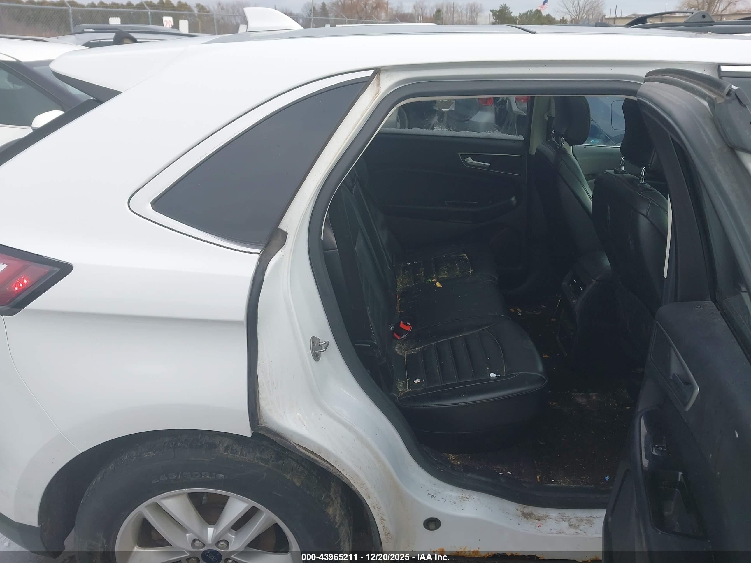 FORD EDGE image 8