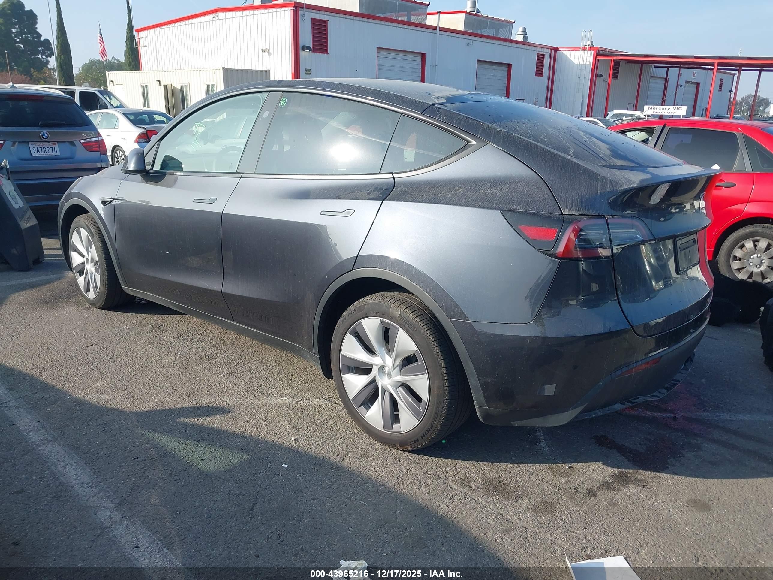 TESLA MODEL image 3