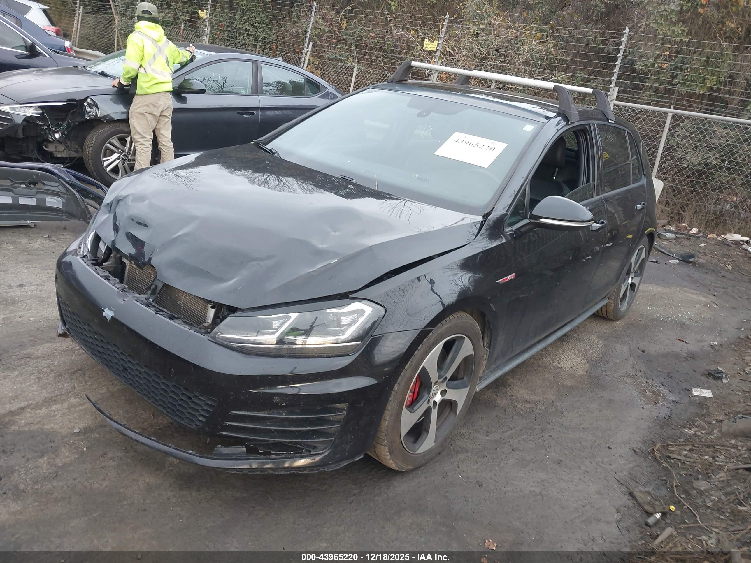 VOLKSWAGEN GOLF image 2