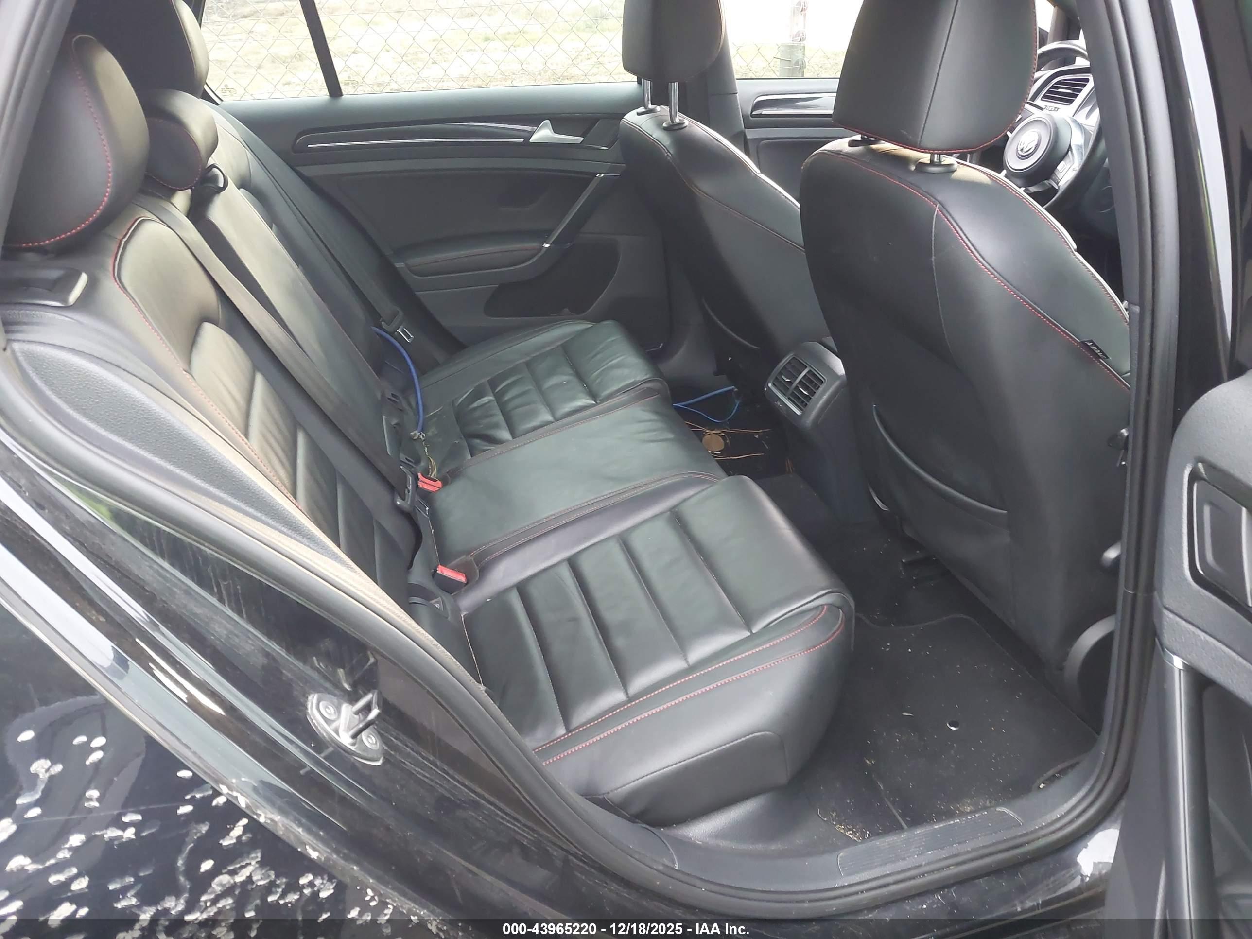 VOLKSWAGEN GOLF image 8