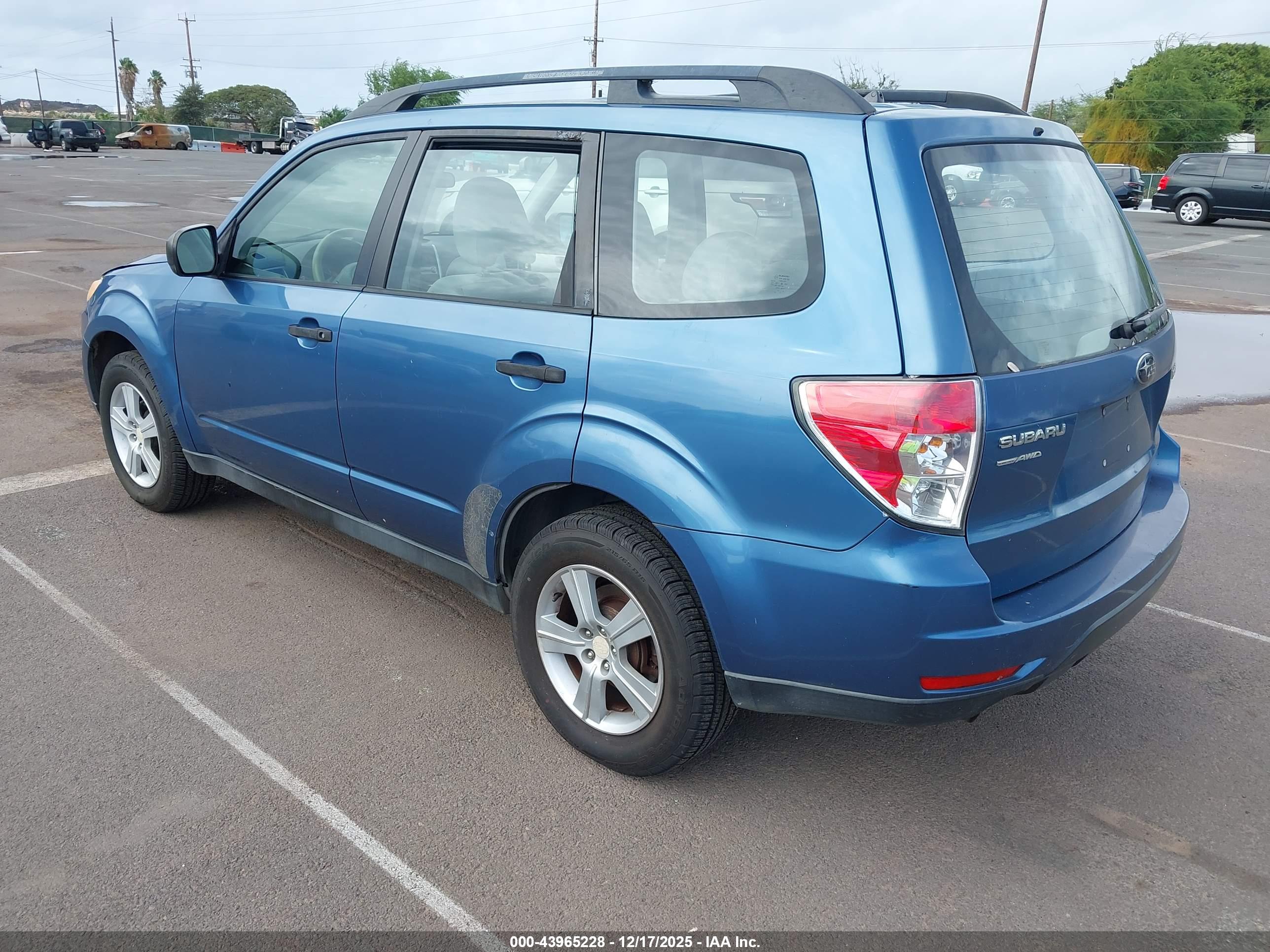 SUBARU FORESTER image 3