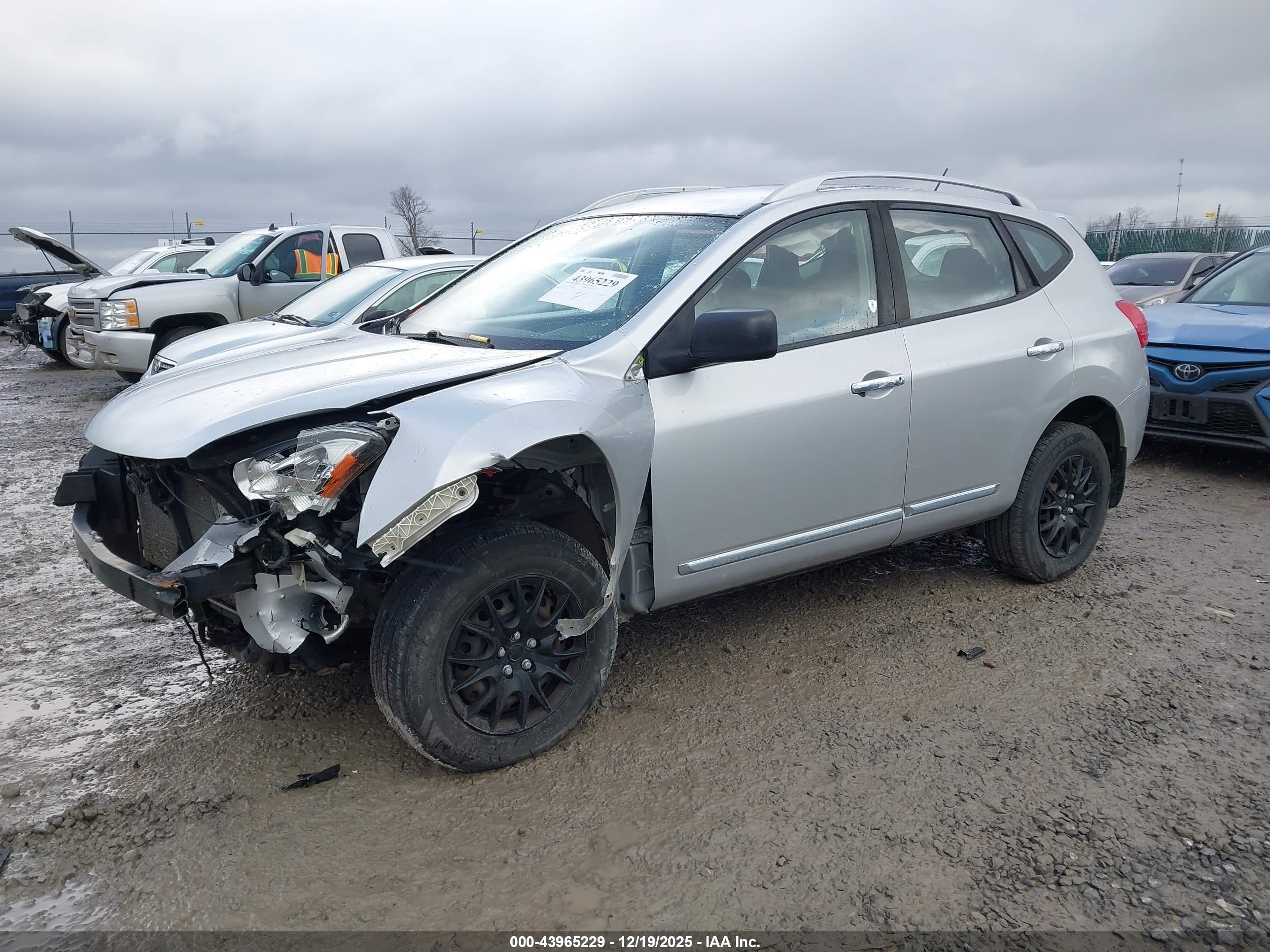 NISSAN ROGUE image 2
