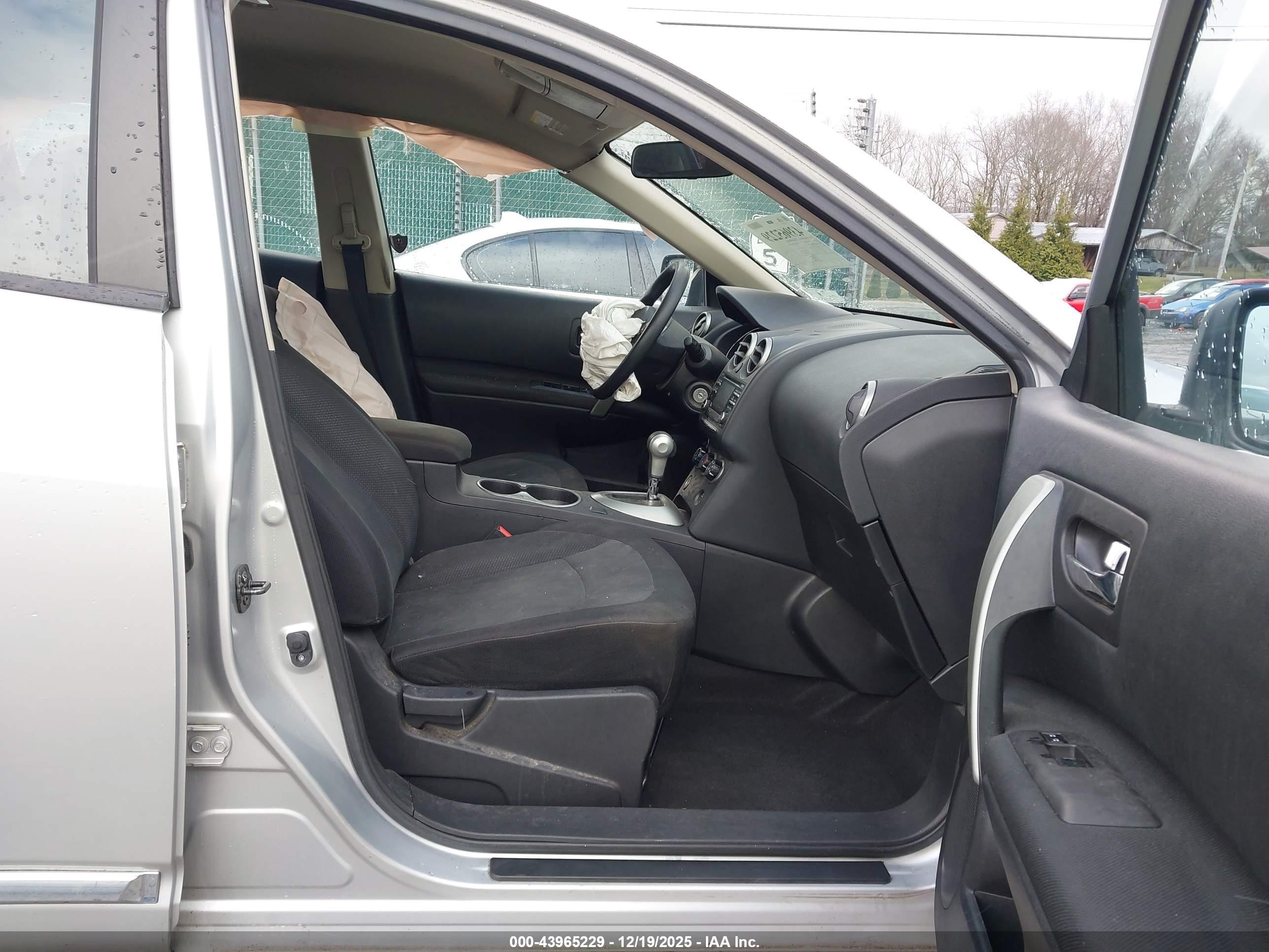 NISSAN ROGUE image 5