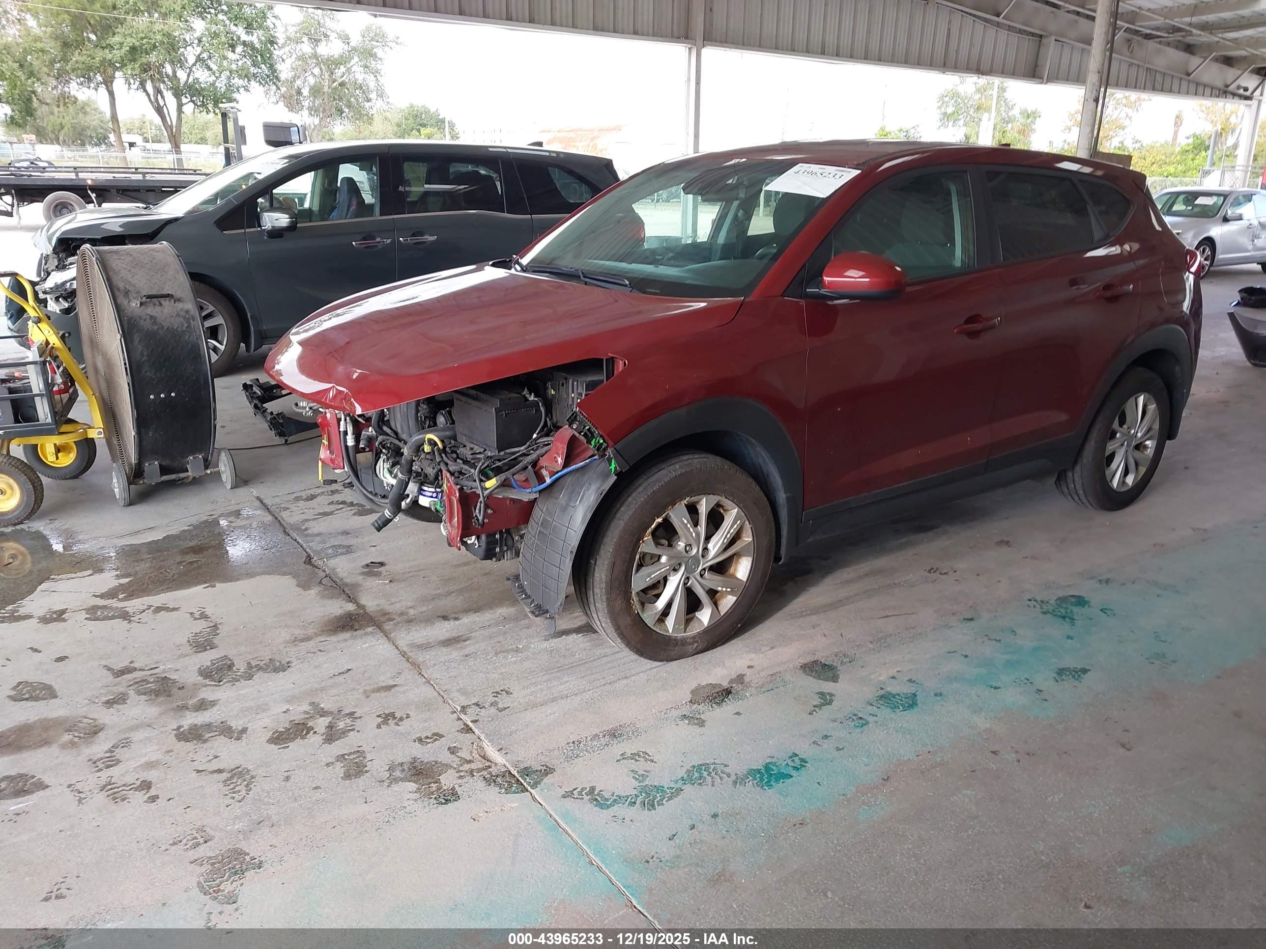 HYUNDAI TUCSON image 2