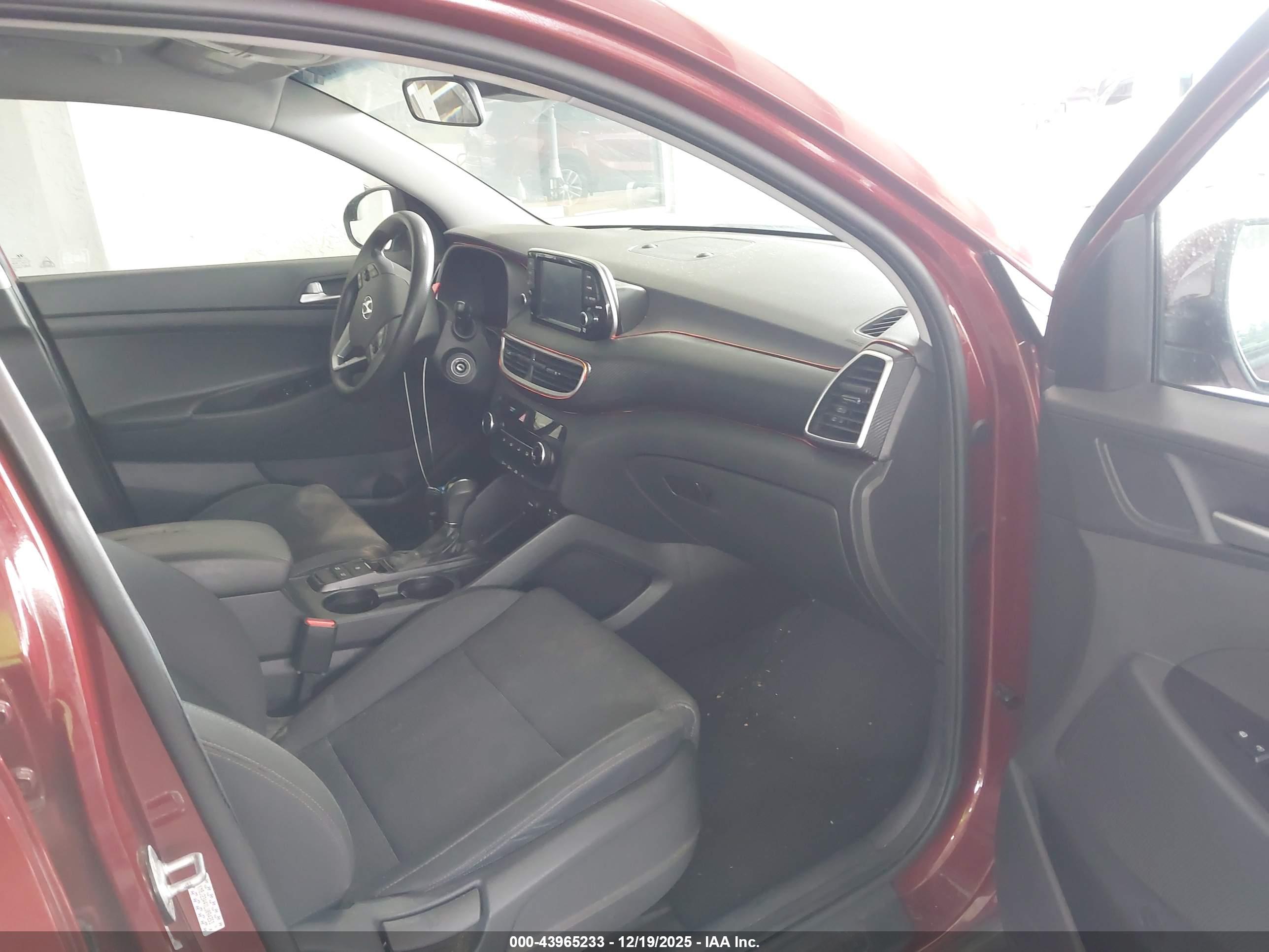 HYUNDAI TUCSON image 5