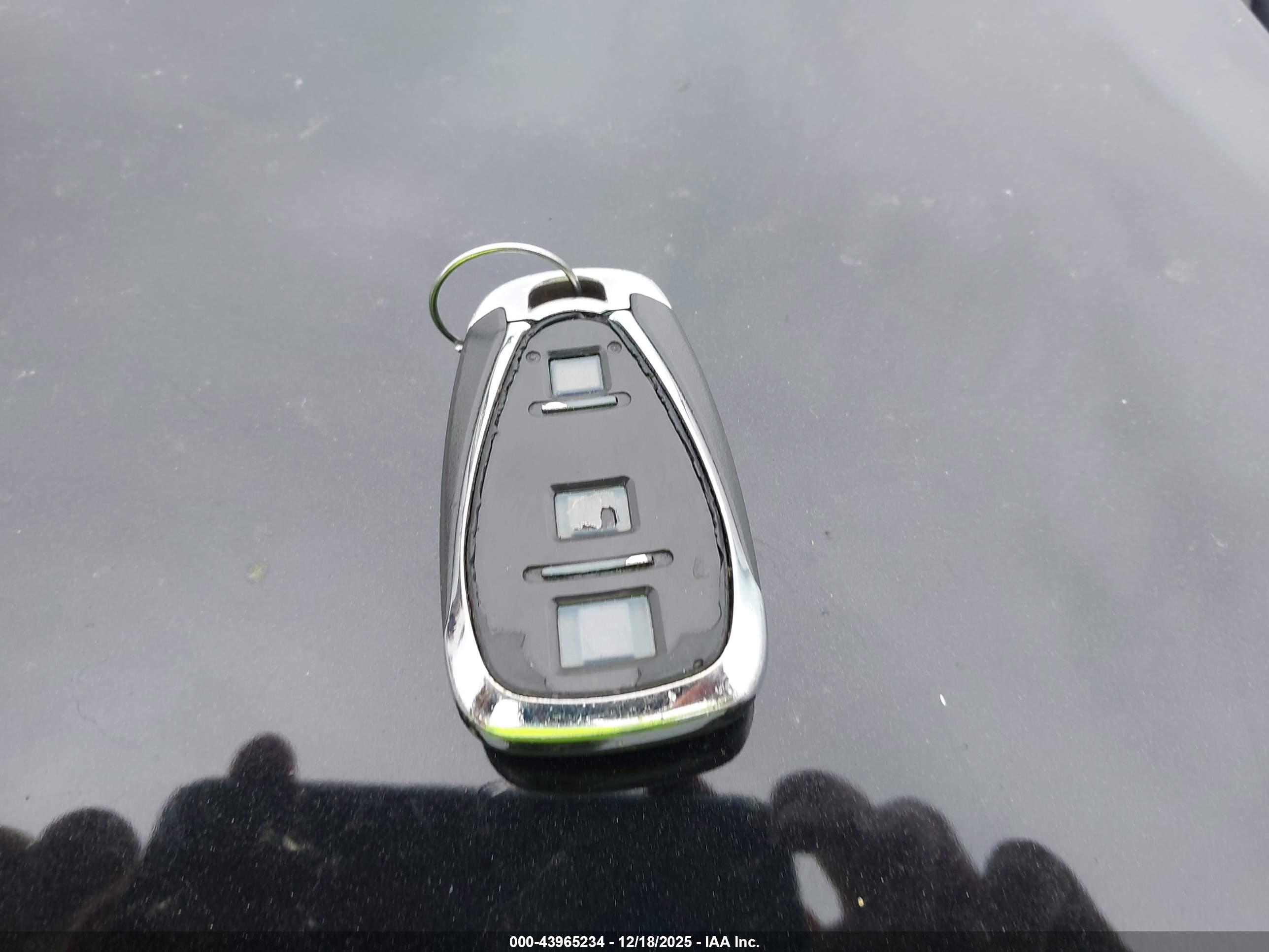 CHEVROLET TRAVERSE image 11