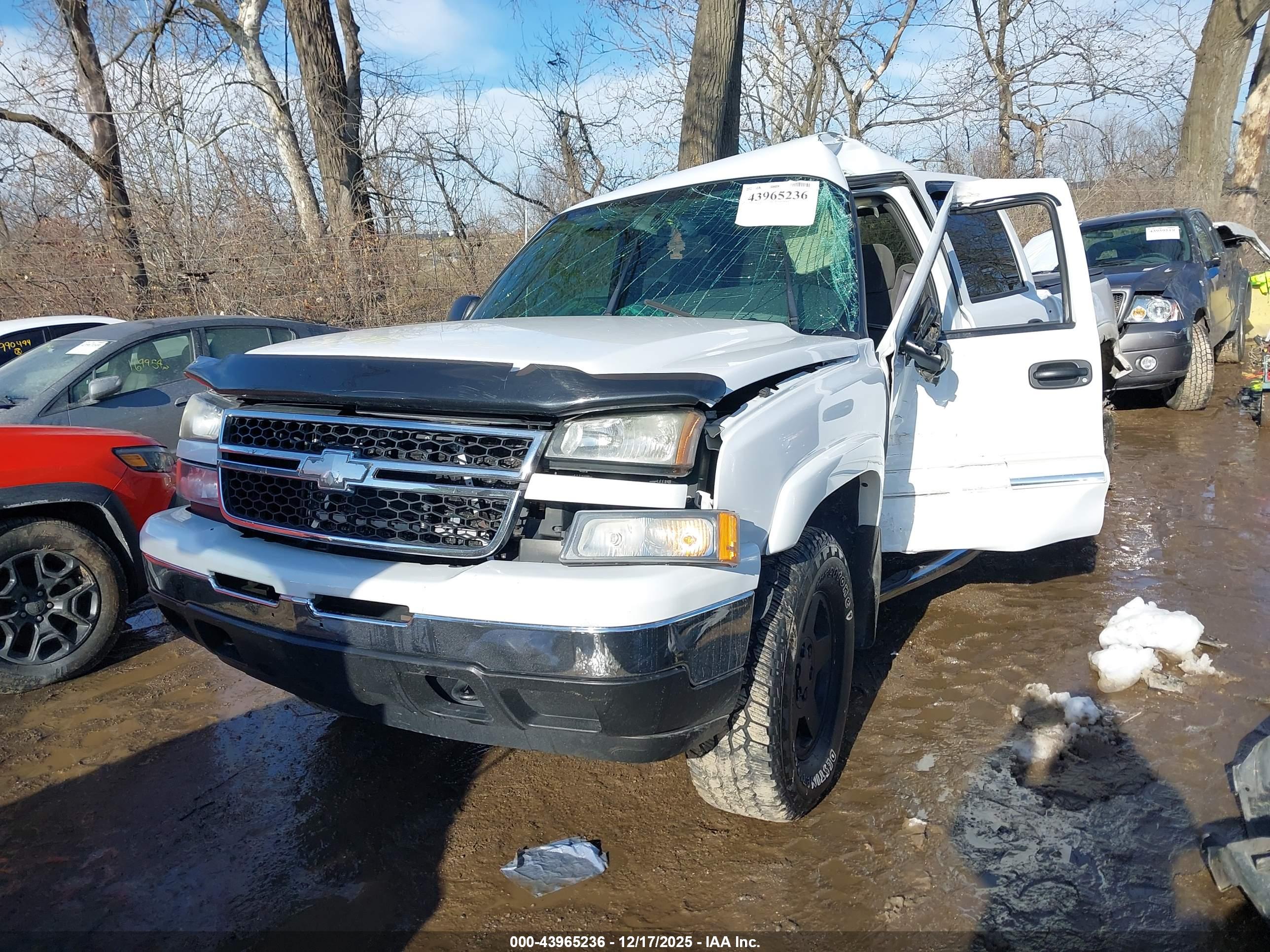 CHEVROLET SILVERADO image 2
