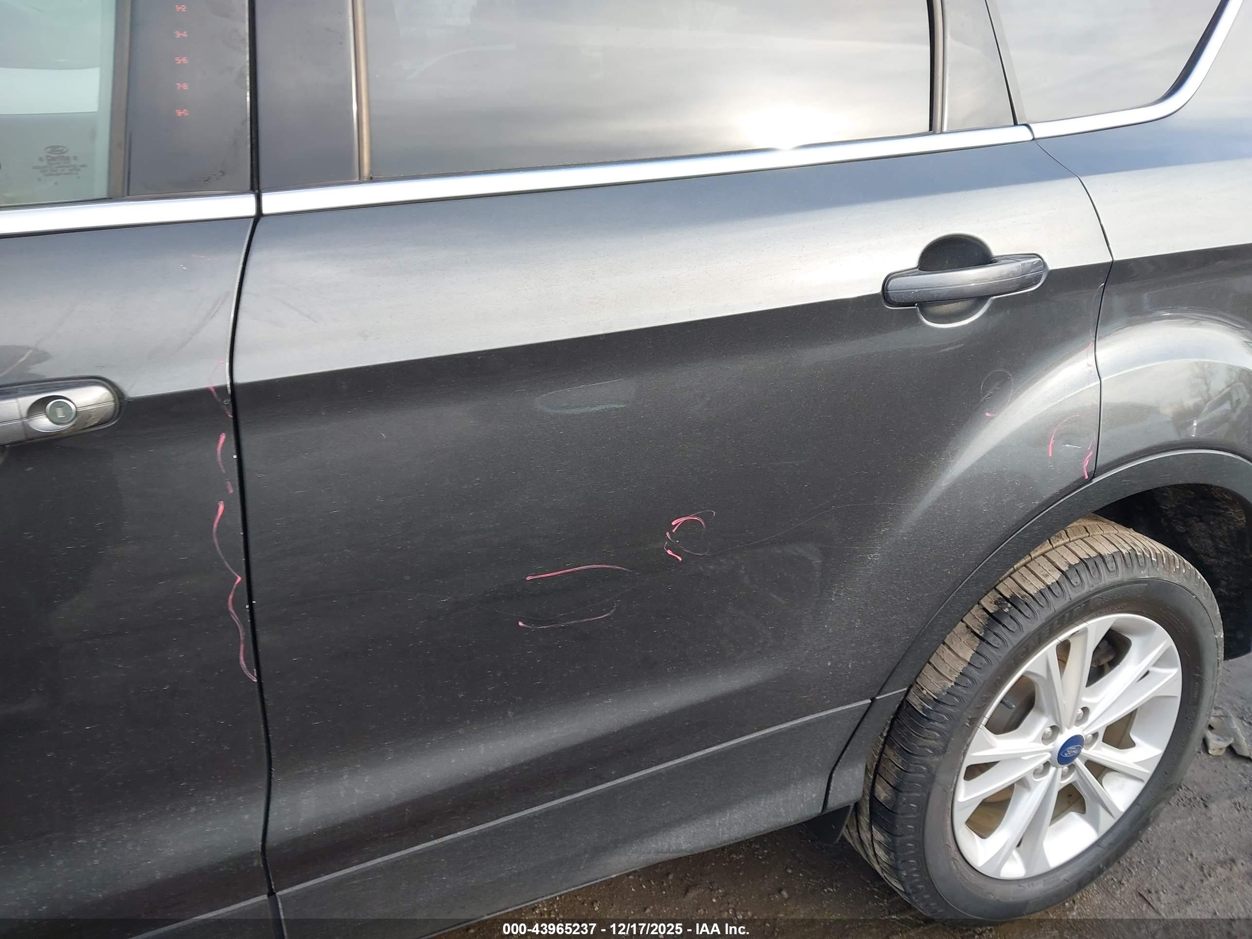 FORD ESCAPE image 6