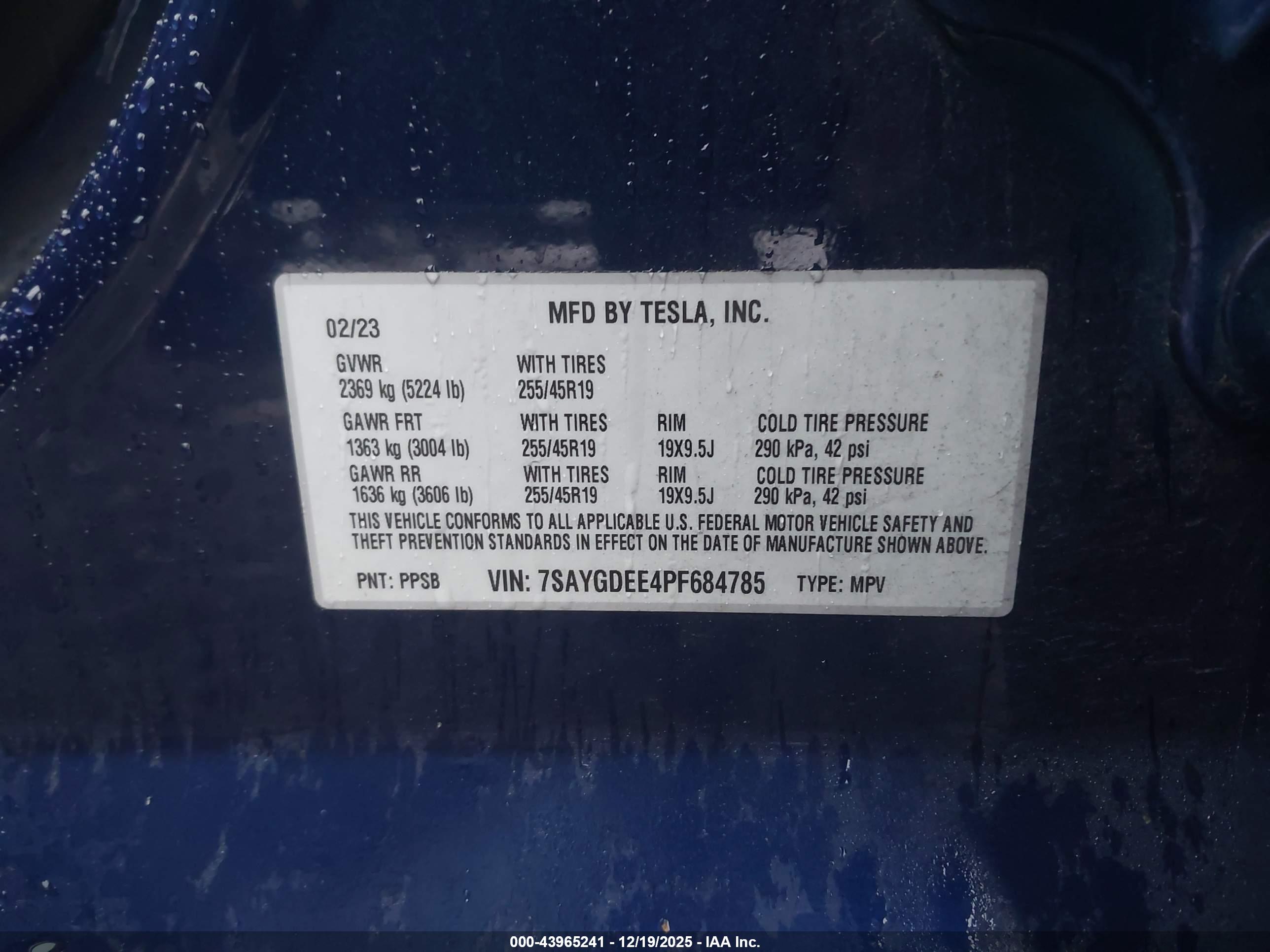 TESLA MODEL image 9