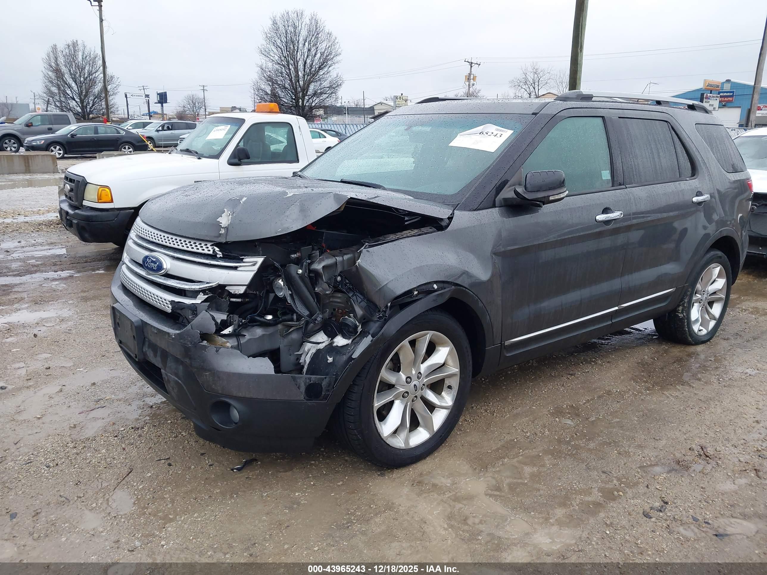 FORD EXPLORER image 2