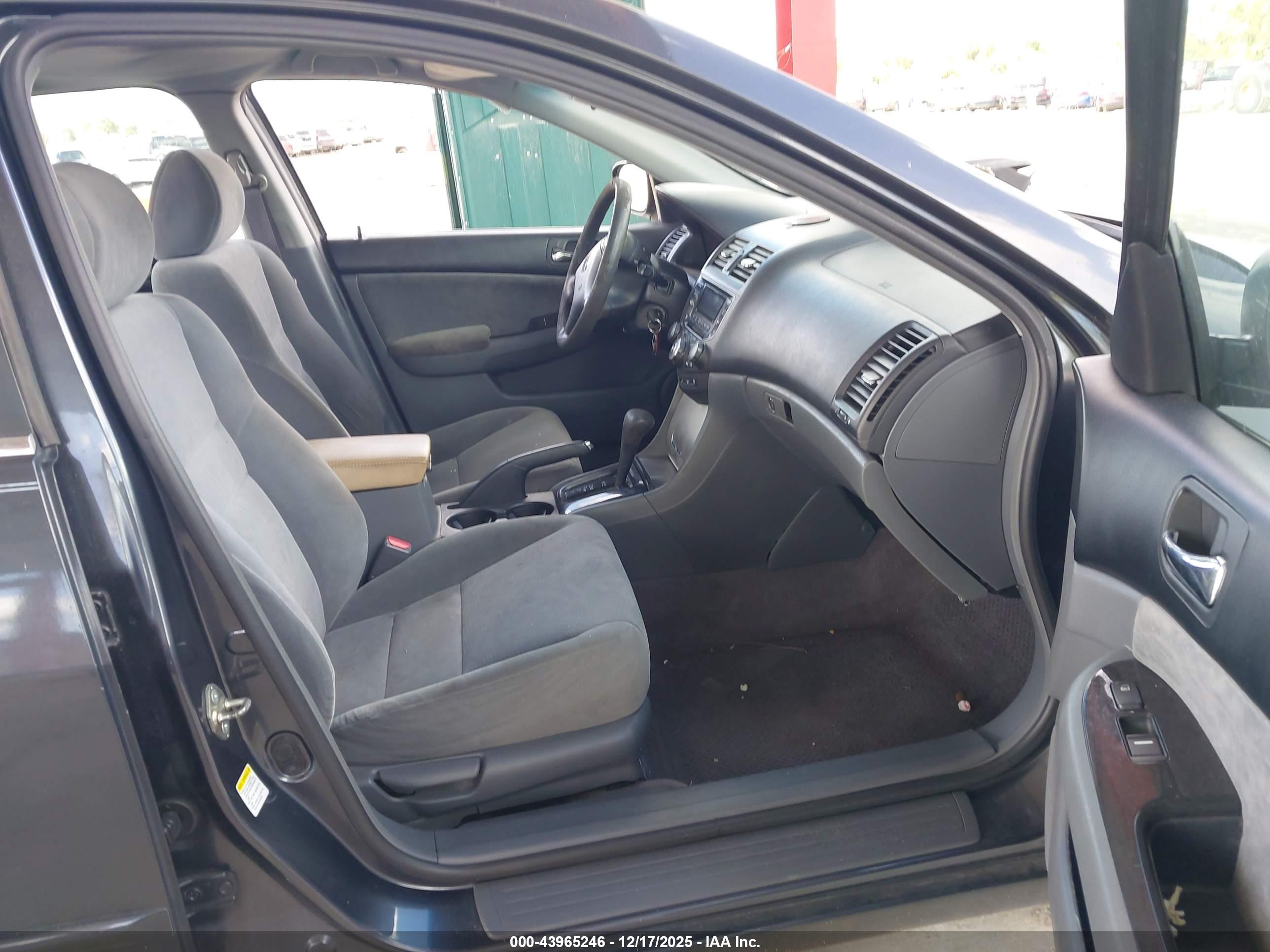 HONDA ACCORD image 5