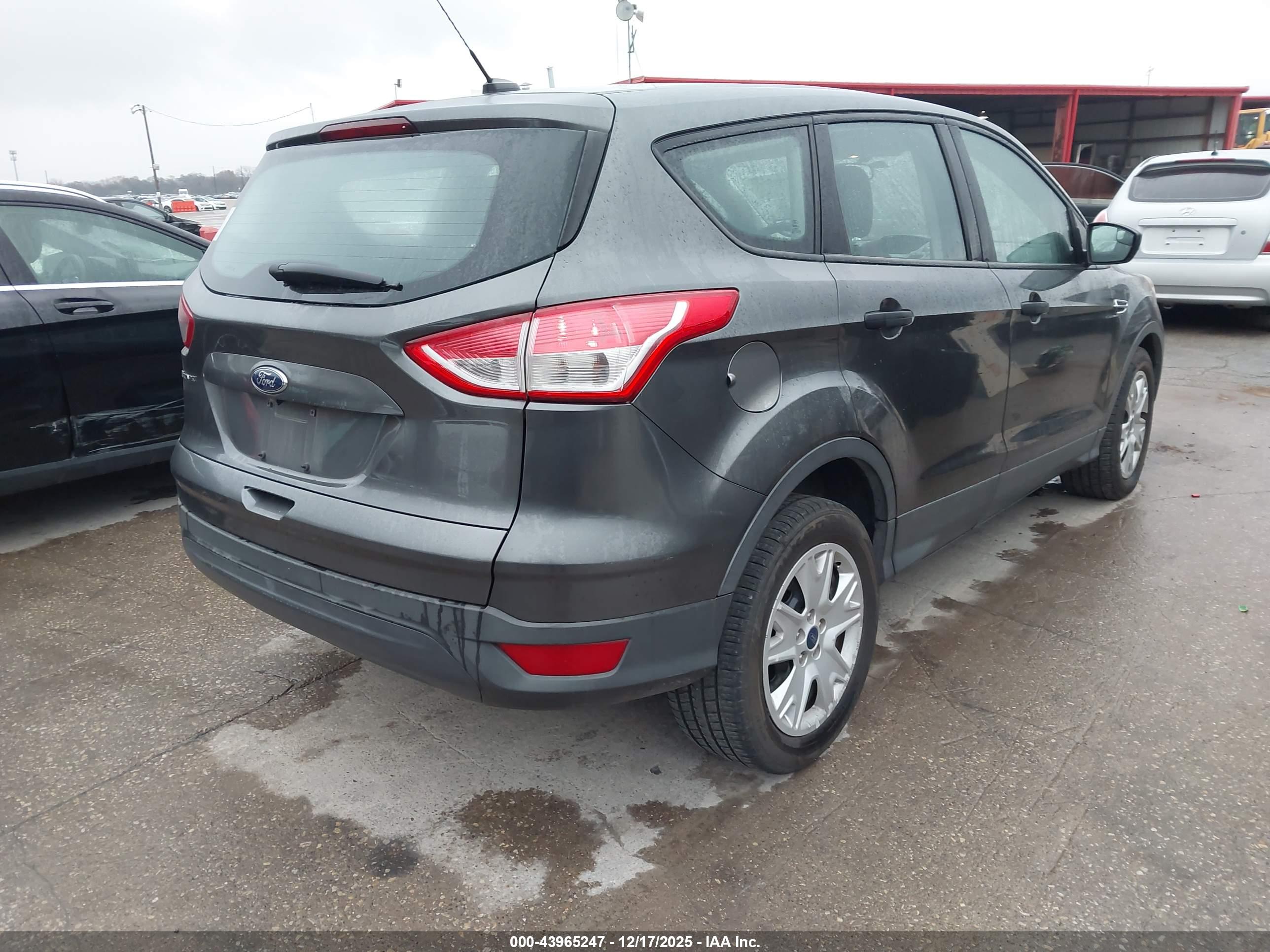 FORD ESCAPE image 4