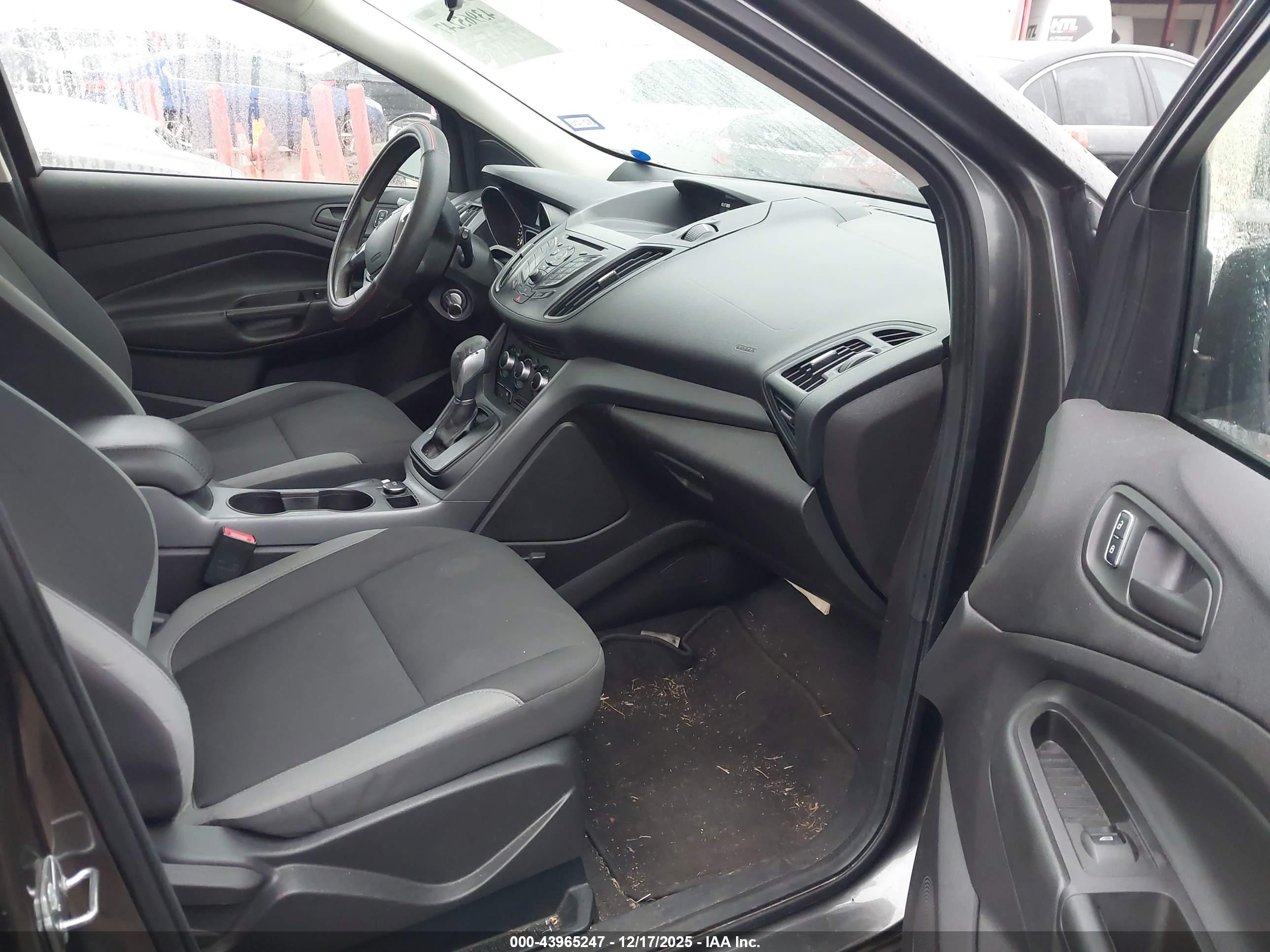 FORD ESCAPE image 5