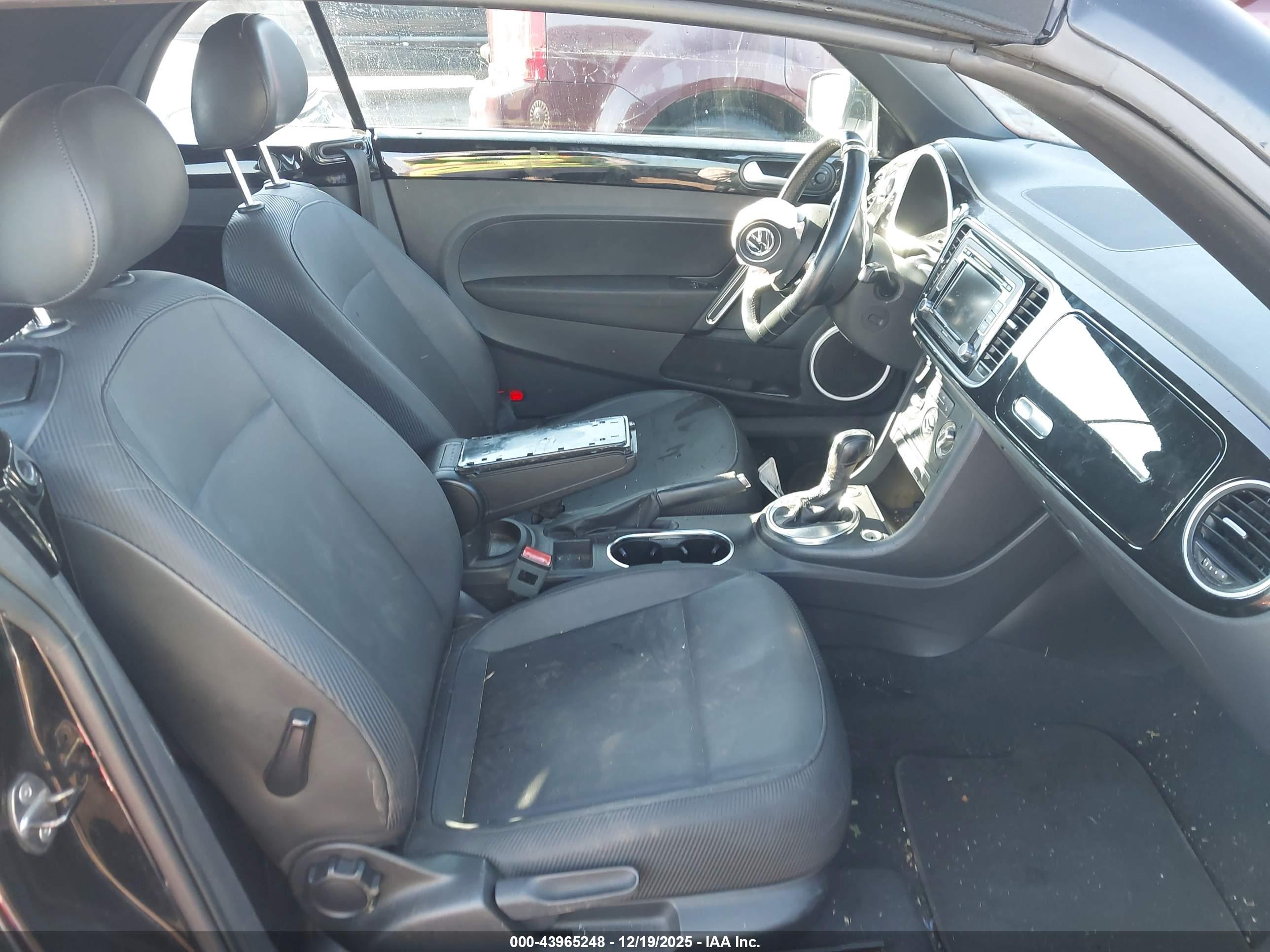 VOLKSWAGEN BEETLE image 5