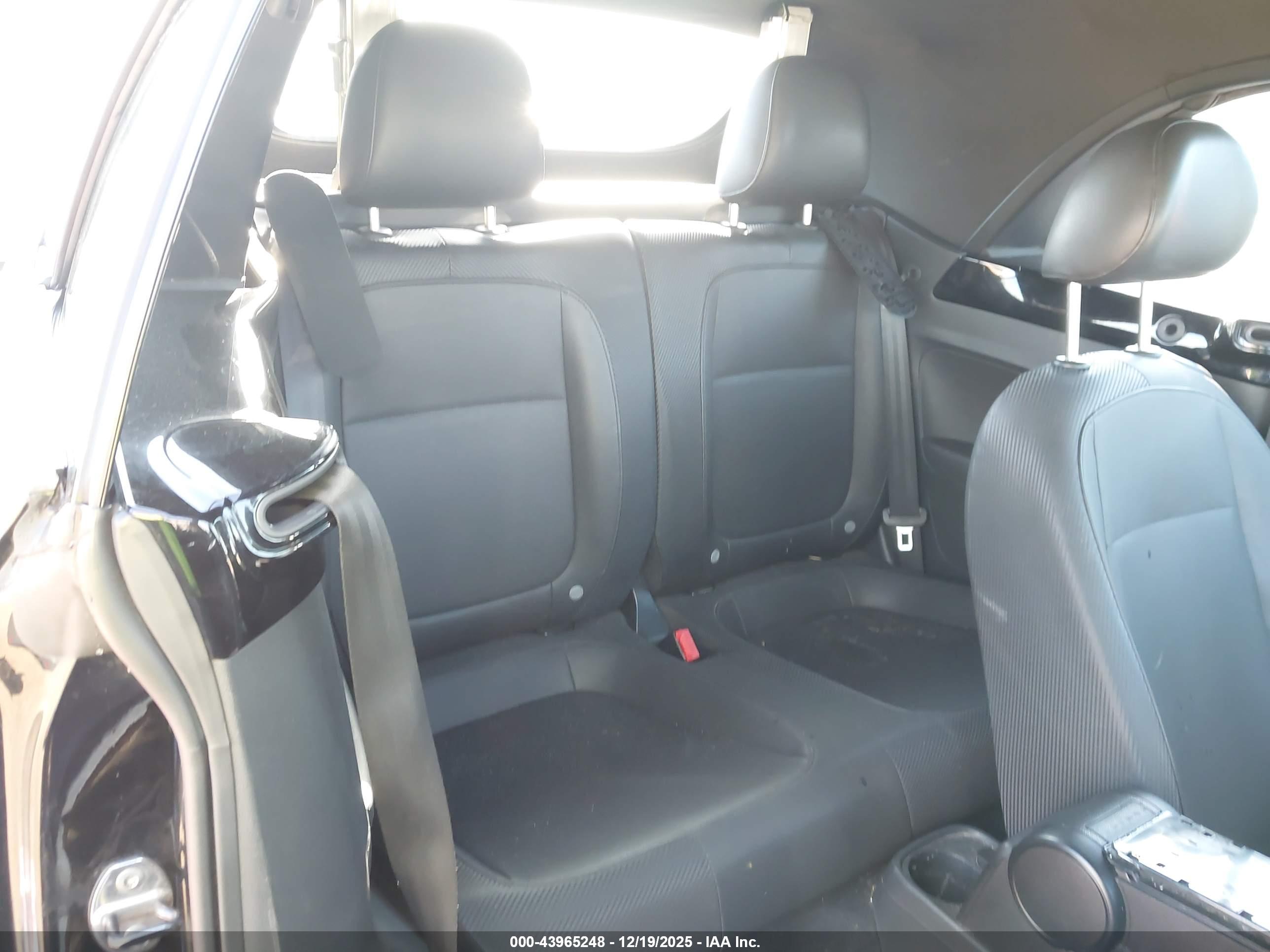 VOLKSWAGEN BEETLE image 8