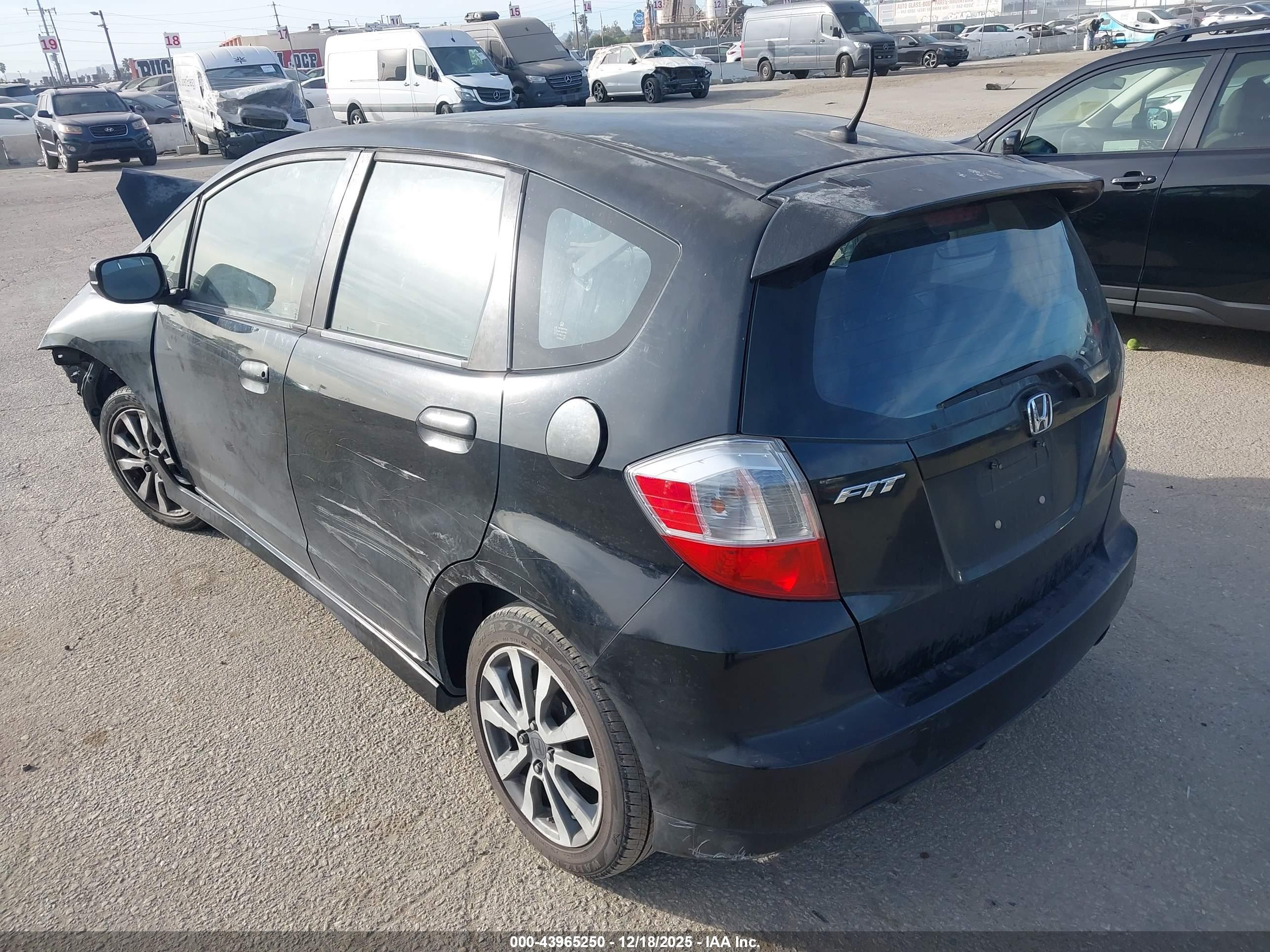 HONDA FIT image 3