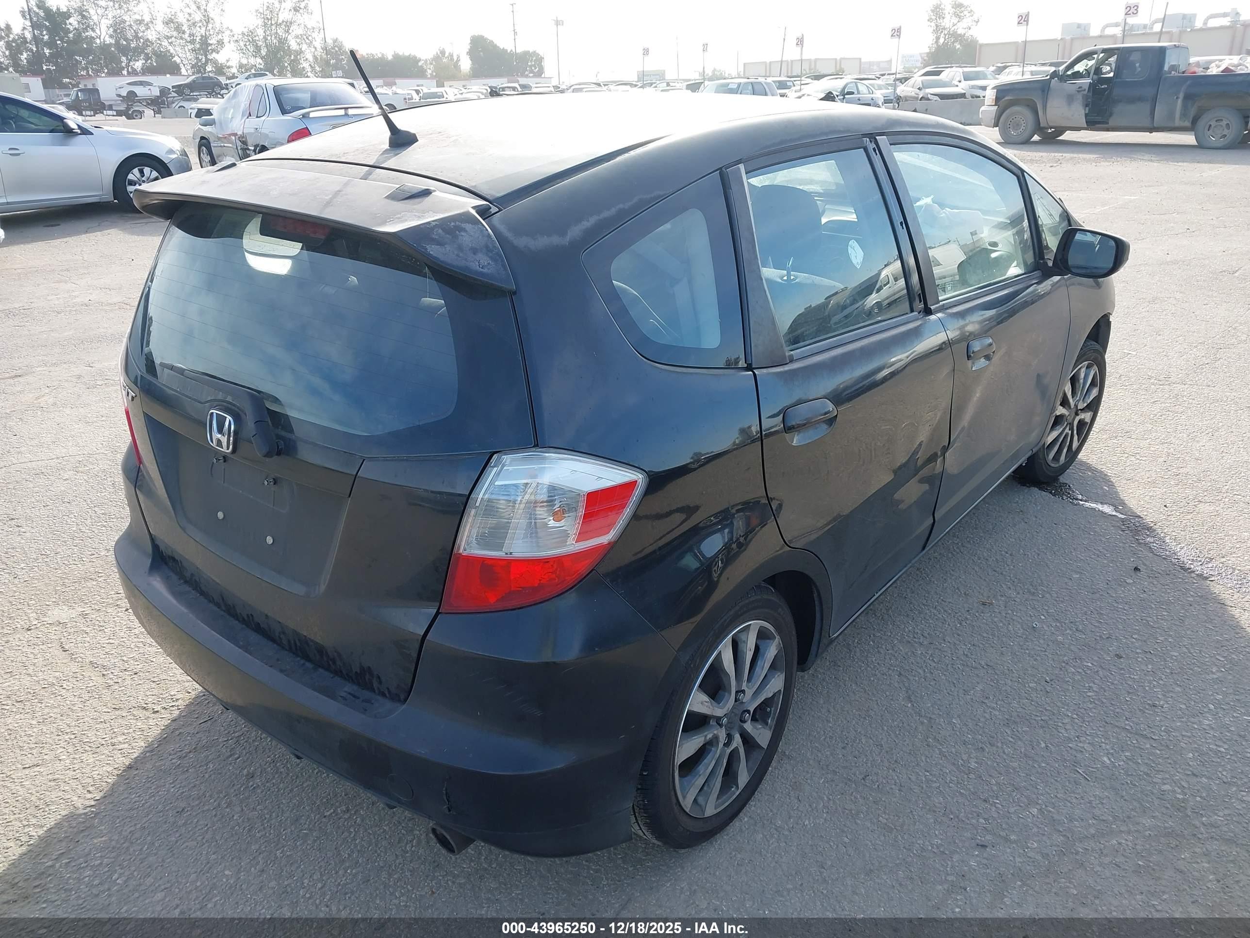 HONDA FIT image 4
