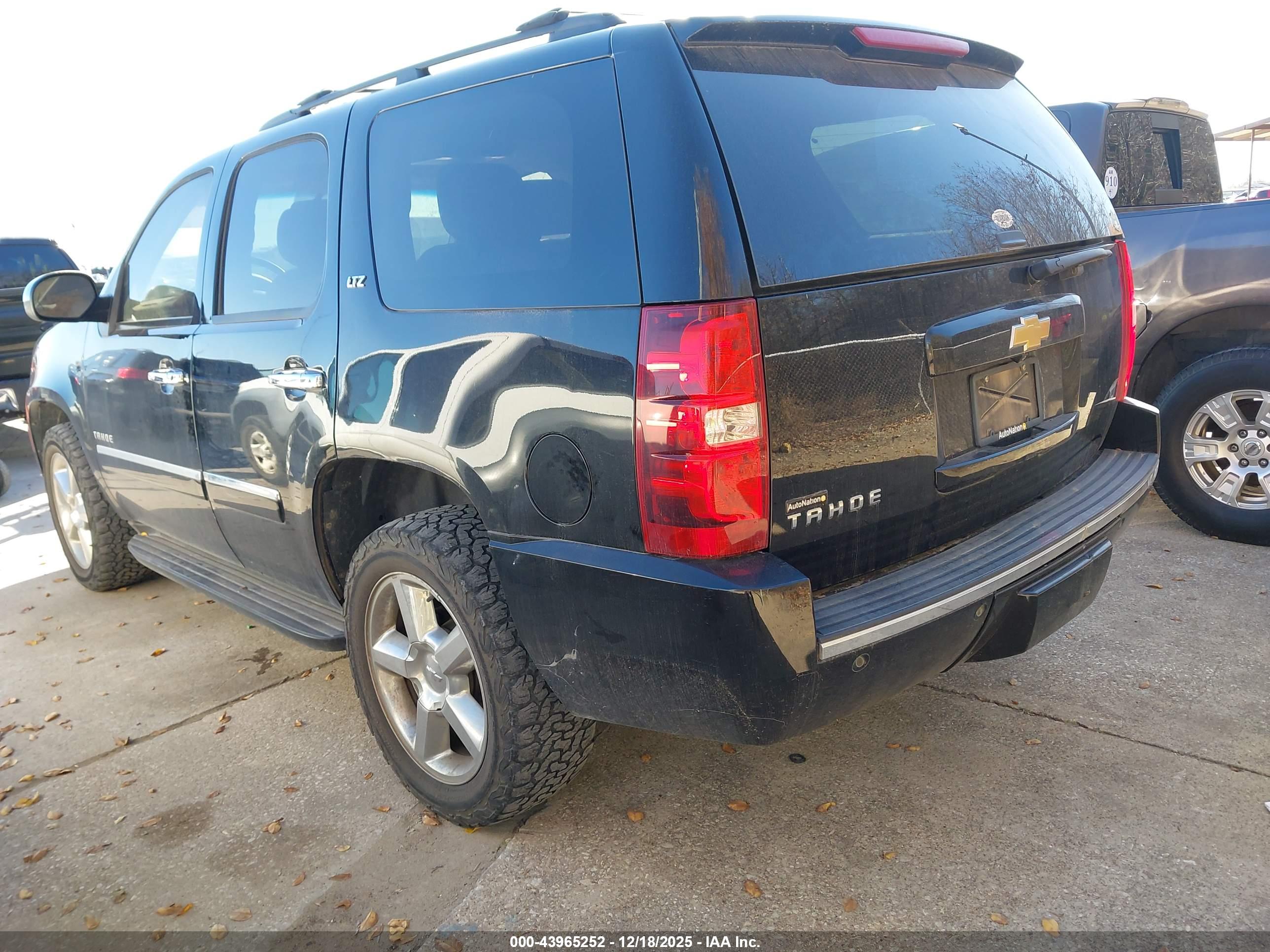 CHEVROLET TAHOE image 3