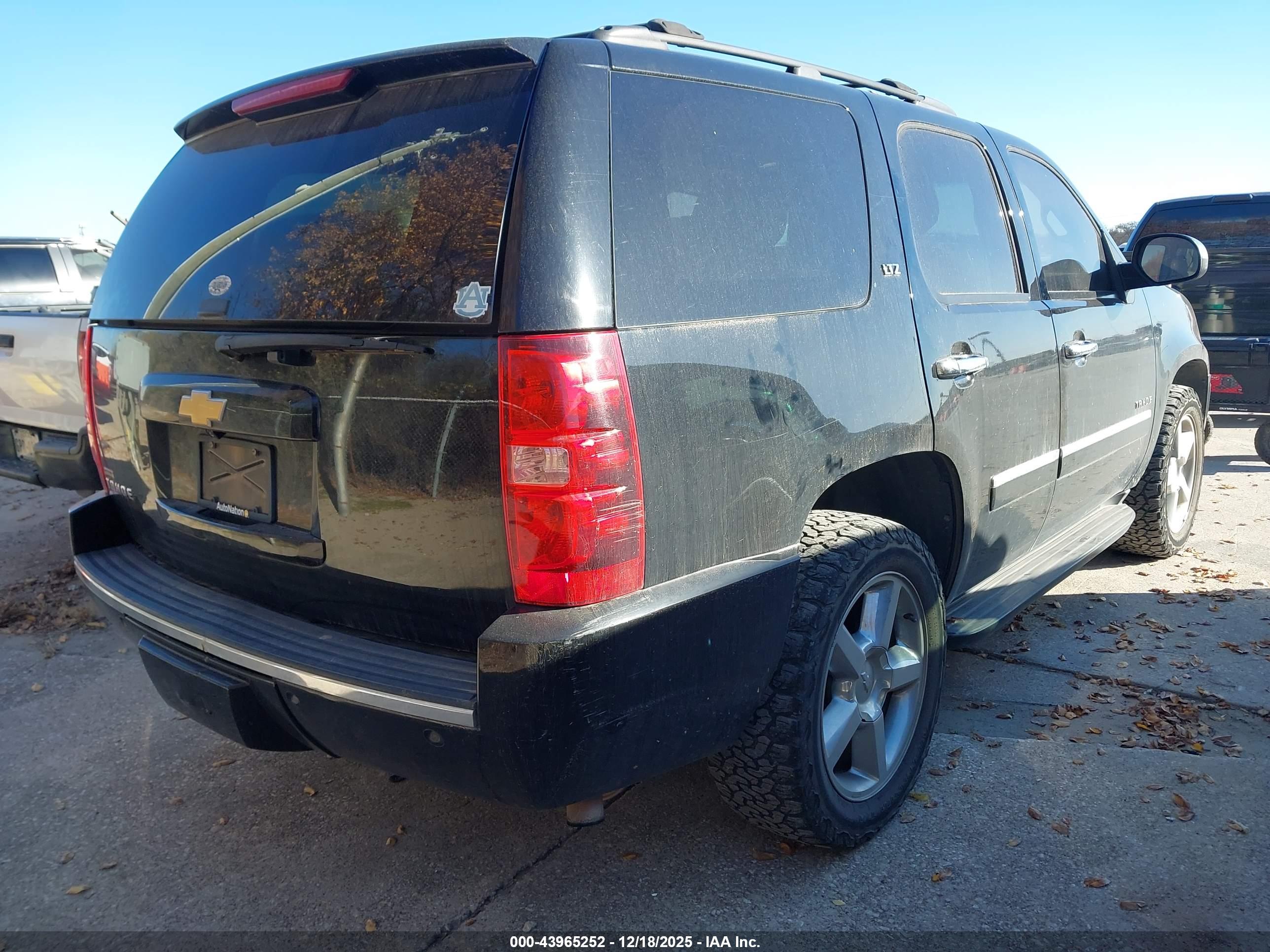 CHEVROLET TAHOE image 4