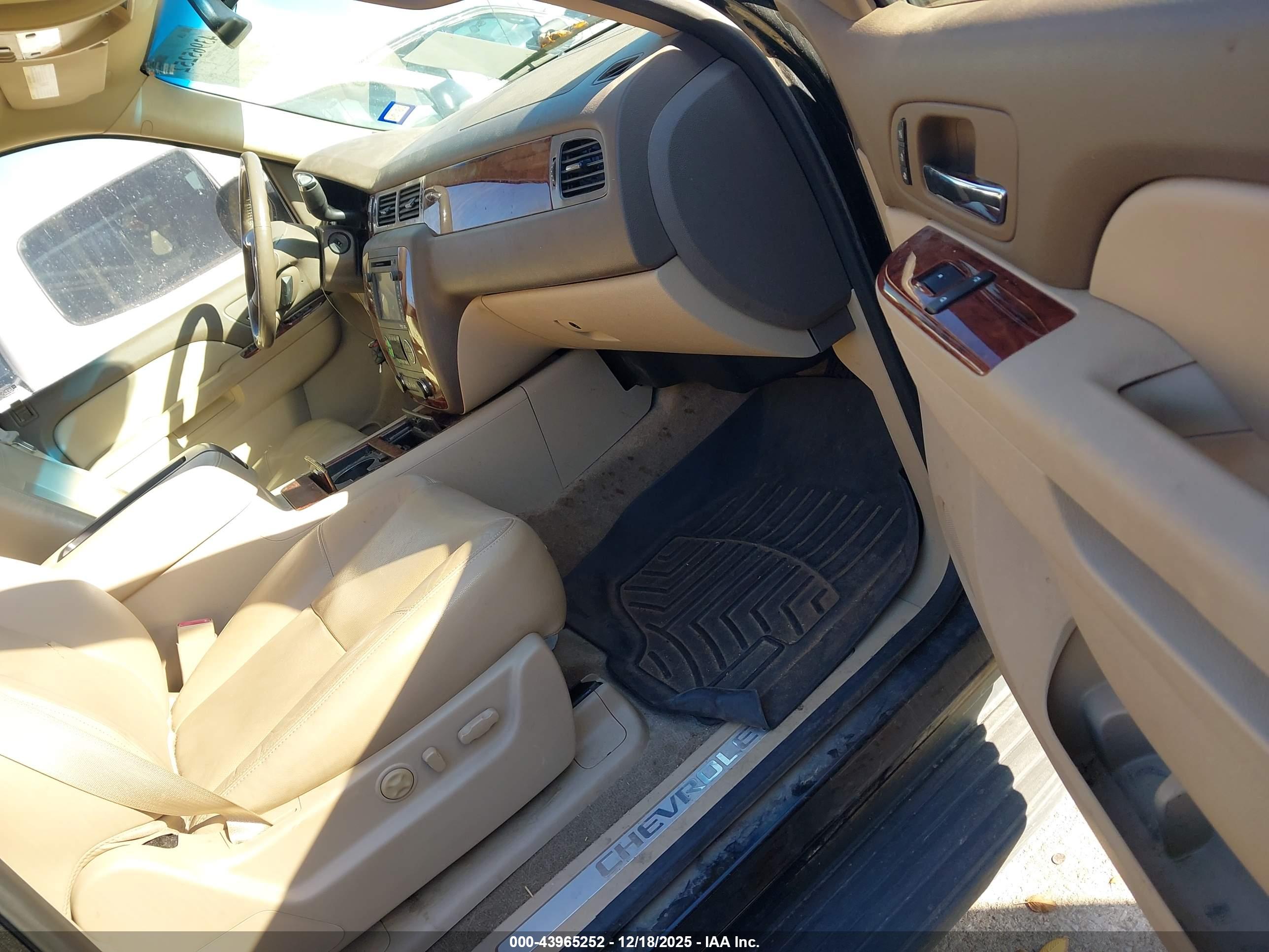 CHEVROLET TAHOE image 5