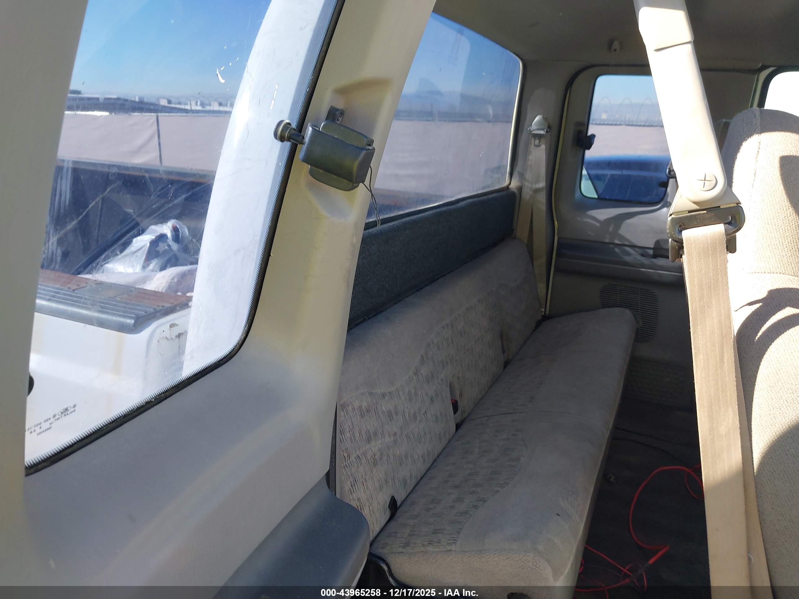 FORD F-250 image 8