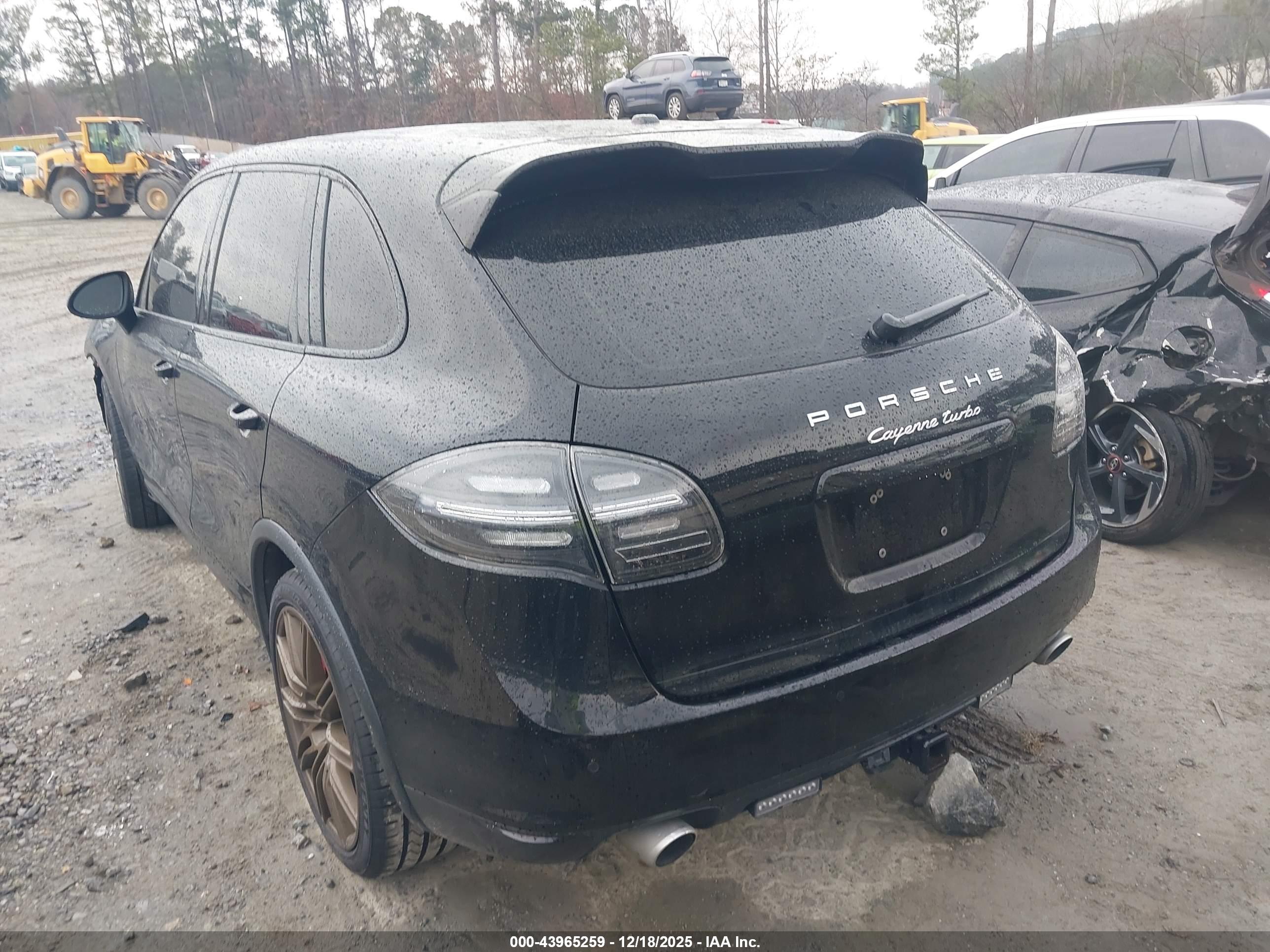 PORSCHE CAYENNE image 3