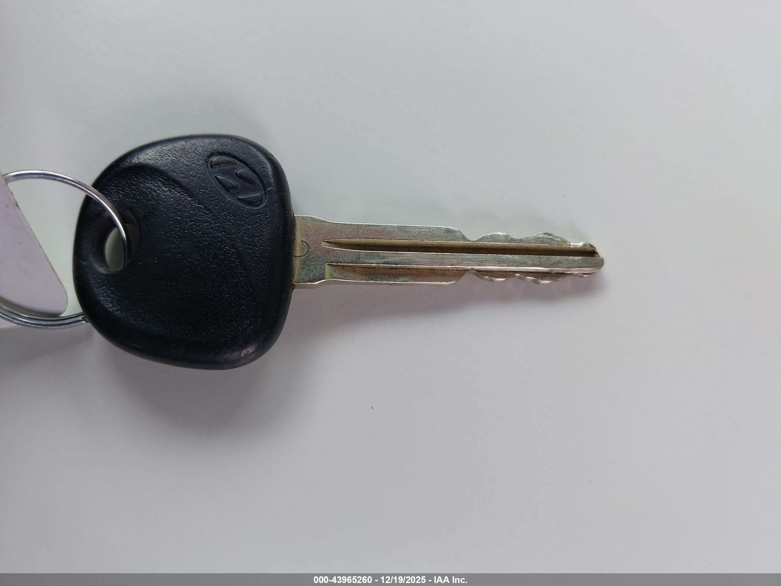 HYUNDAI ELANTRA image 11