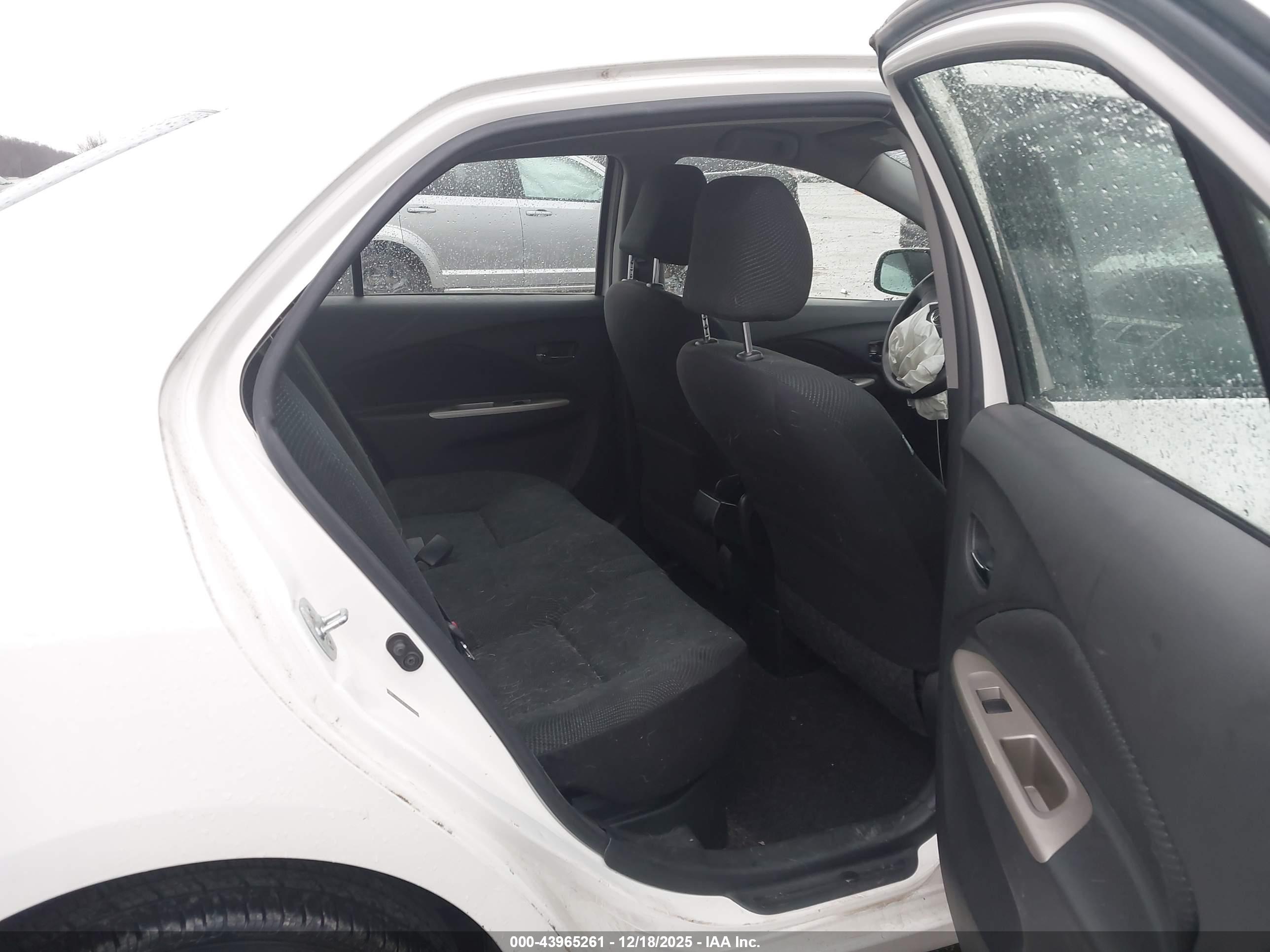 TOYOTA YARIS image 8