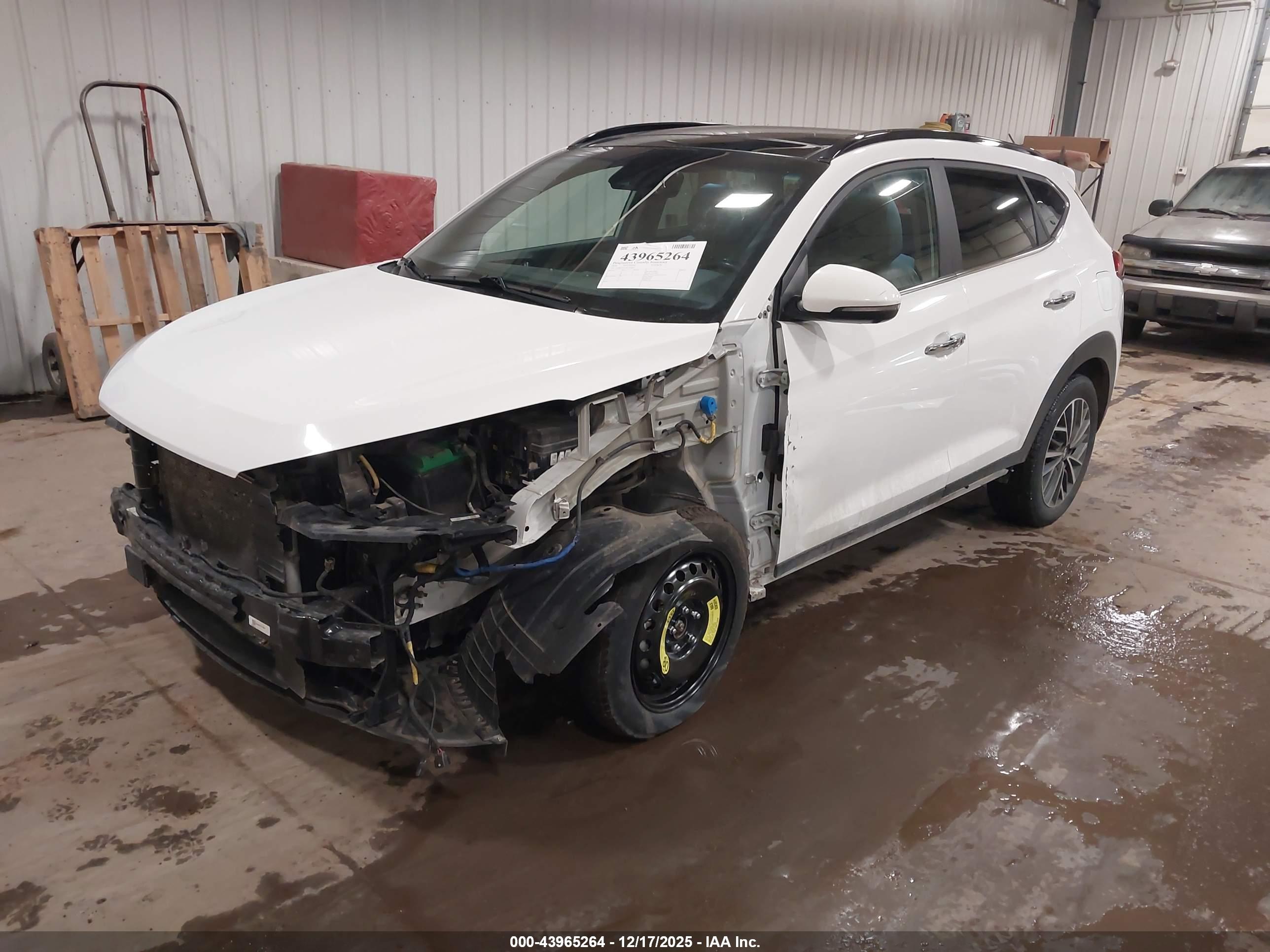 HYUNDAI TUCSON image 2