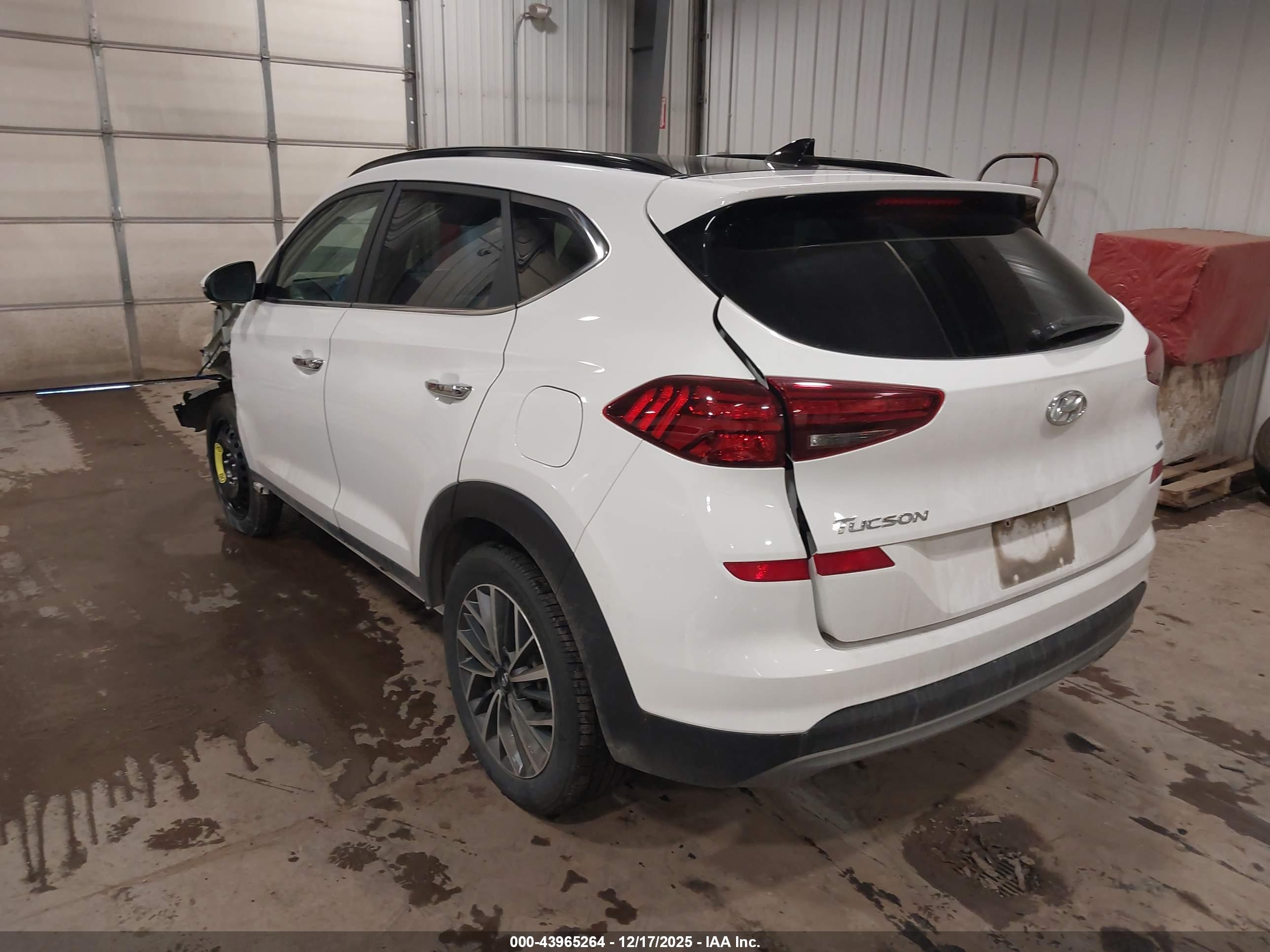 HYUNDAI TUCSON image 3