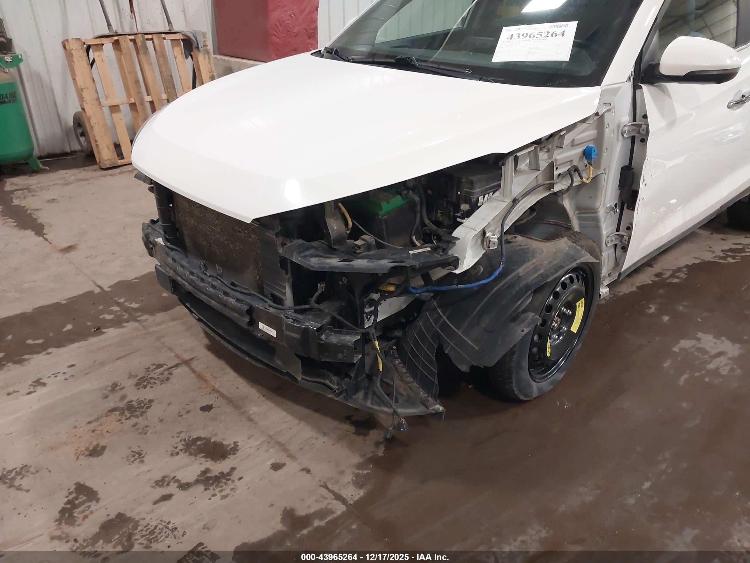 HYUNDAI TUCSON image 6