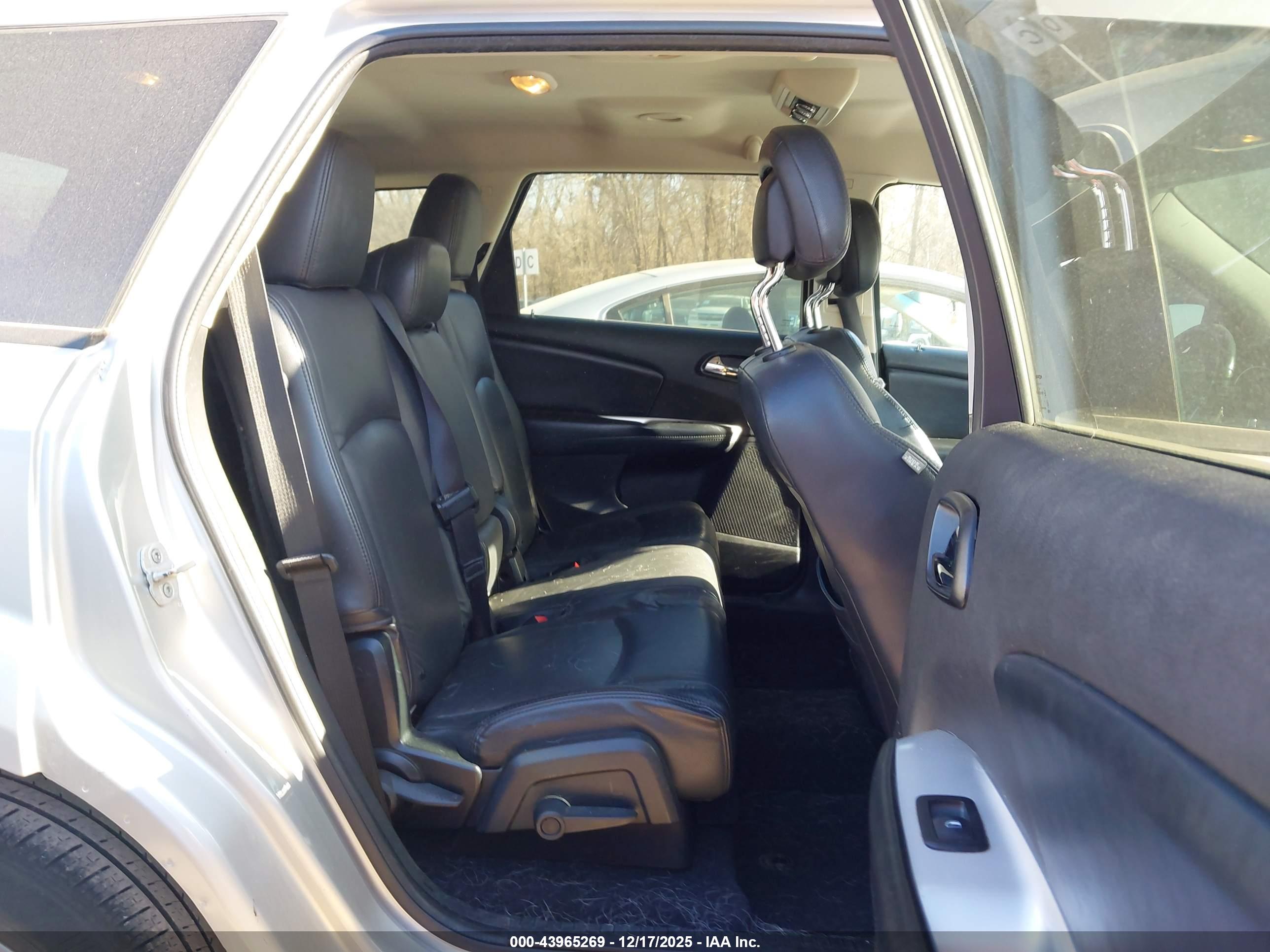 DODGE JOURNEY image 8