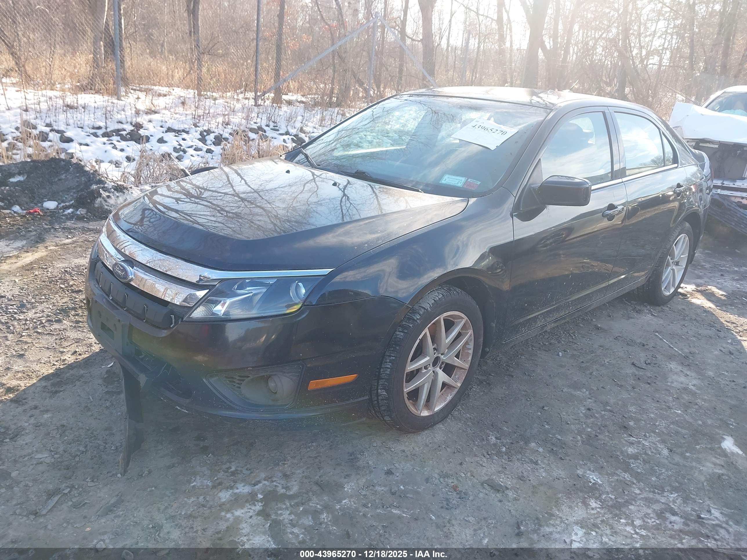 FORD FUSION image 2