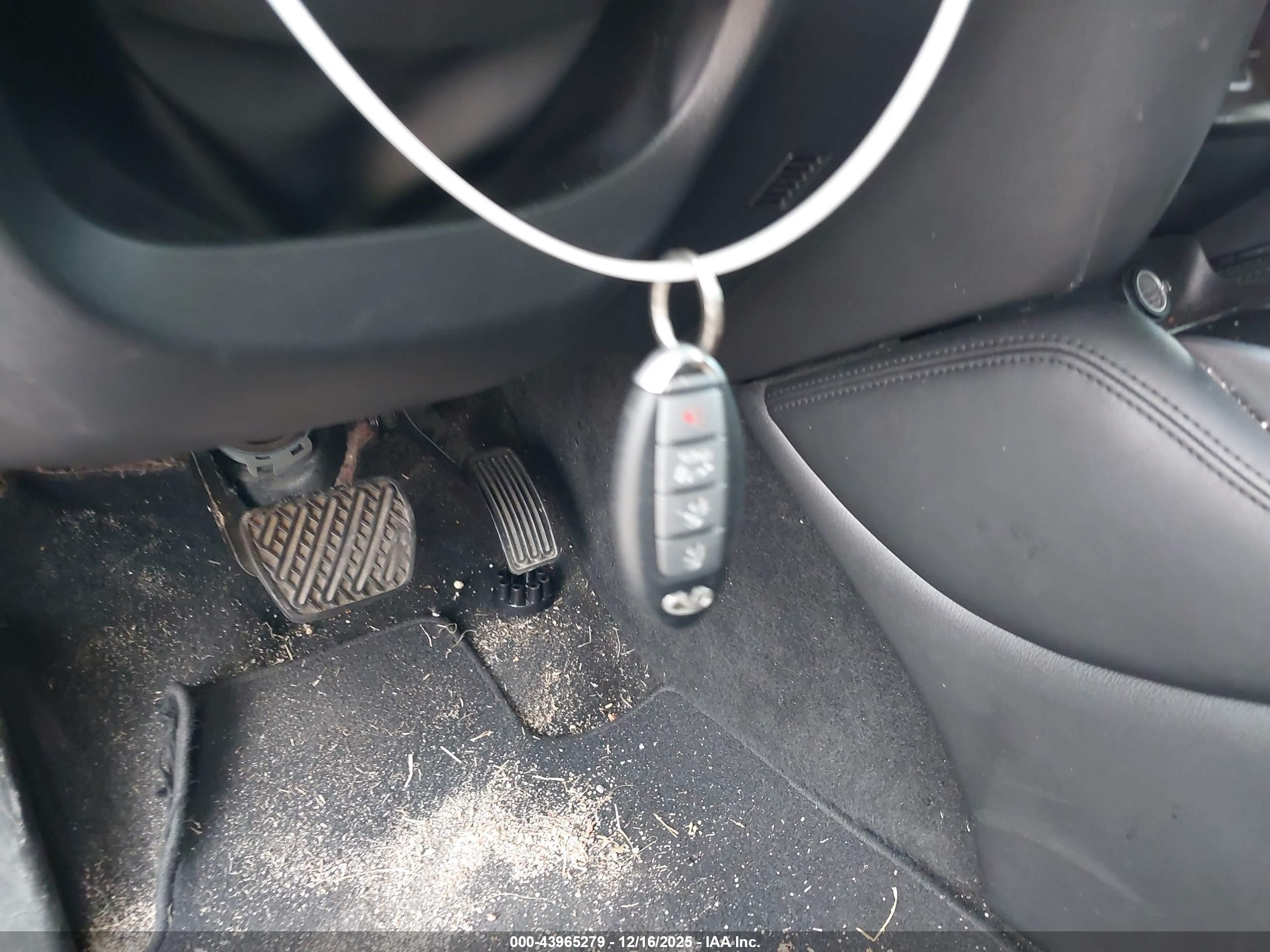 INFINITI JX35 image 11