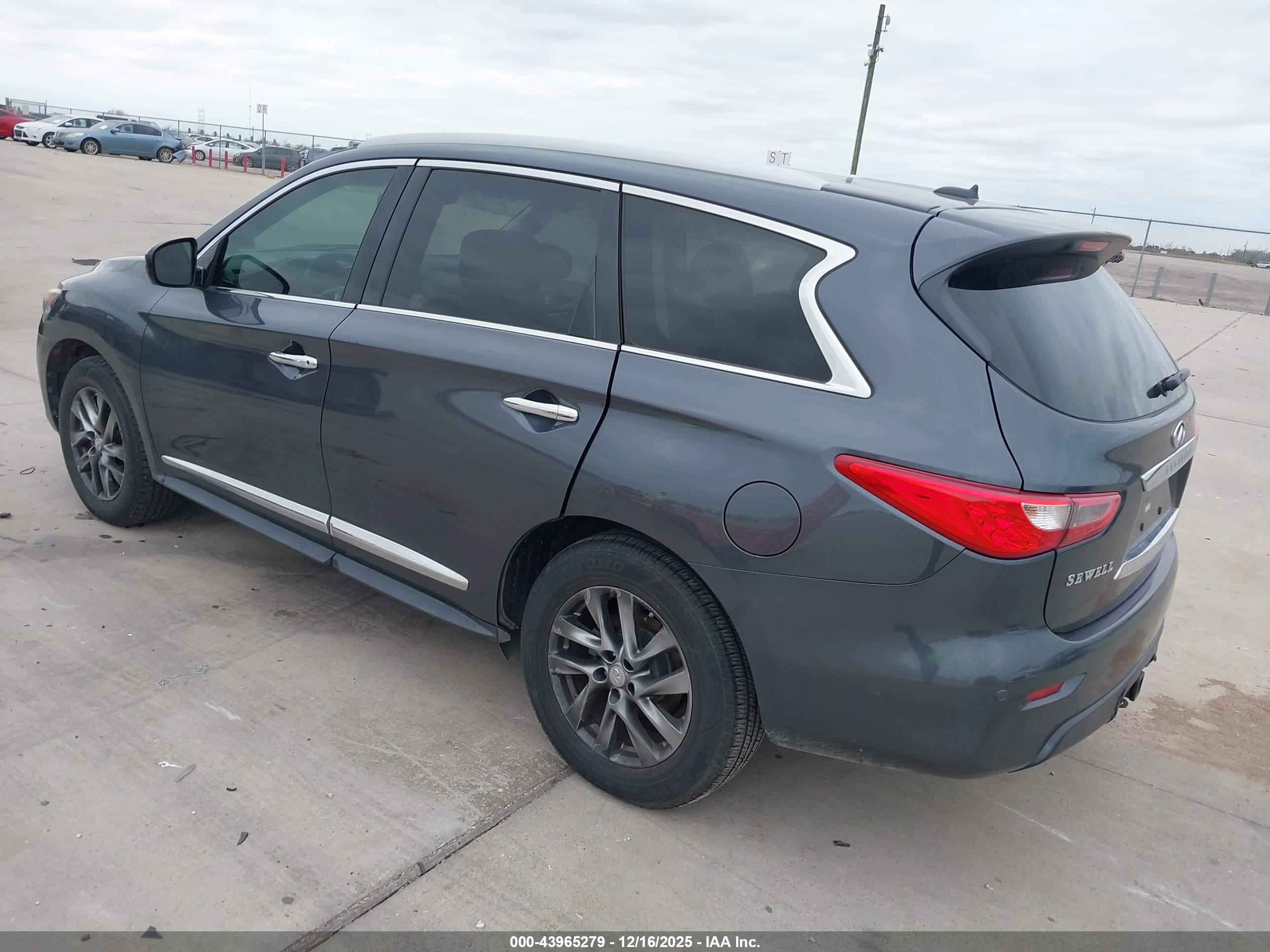 INFINITI JX35 image 3
