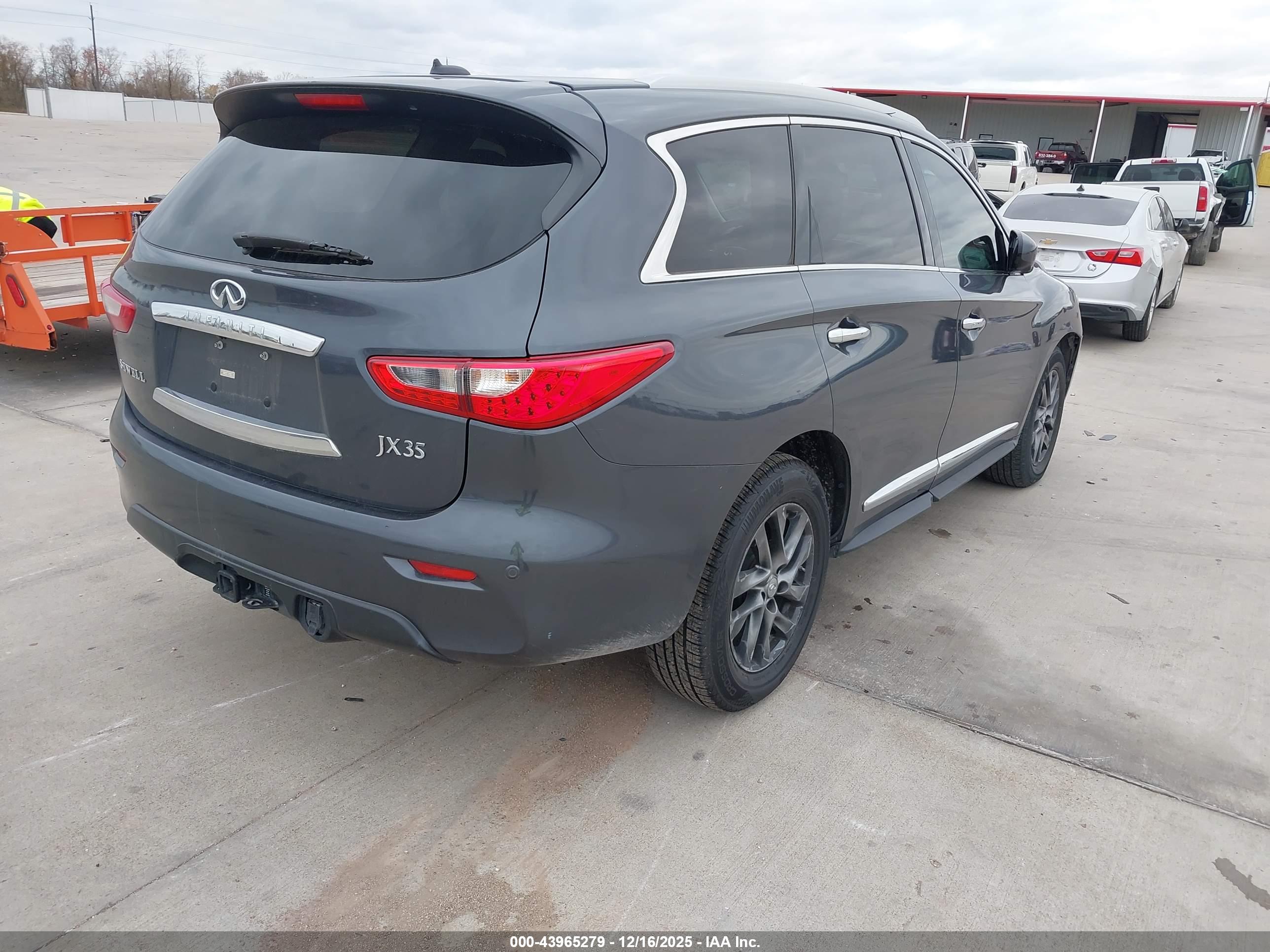 INFINITI JX35 image 4
