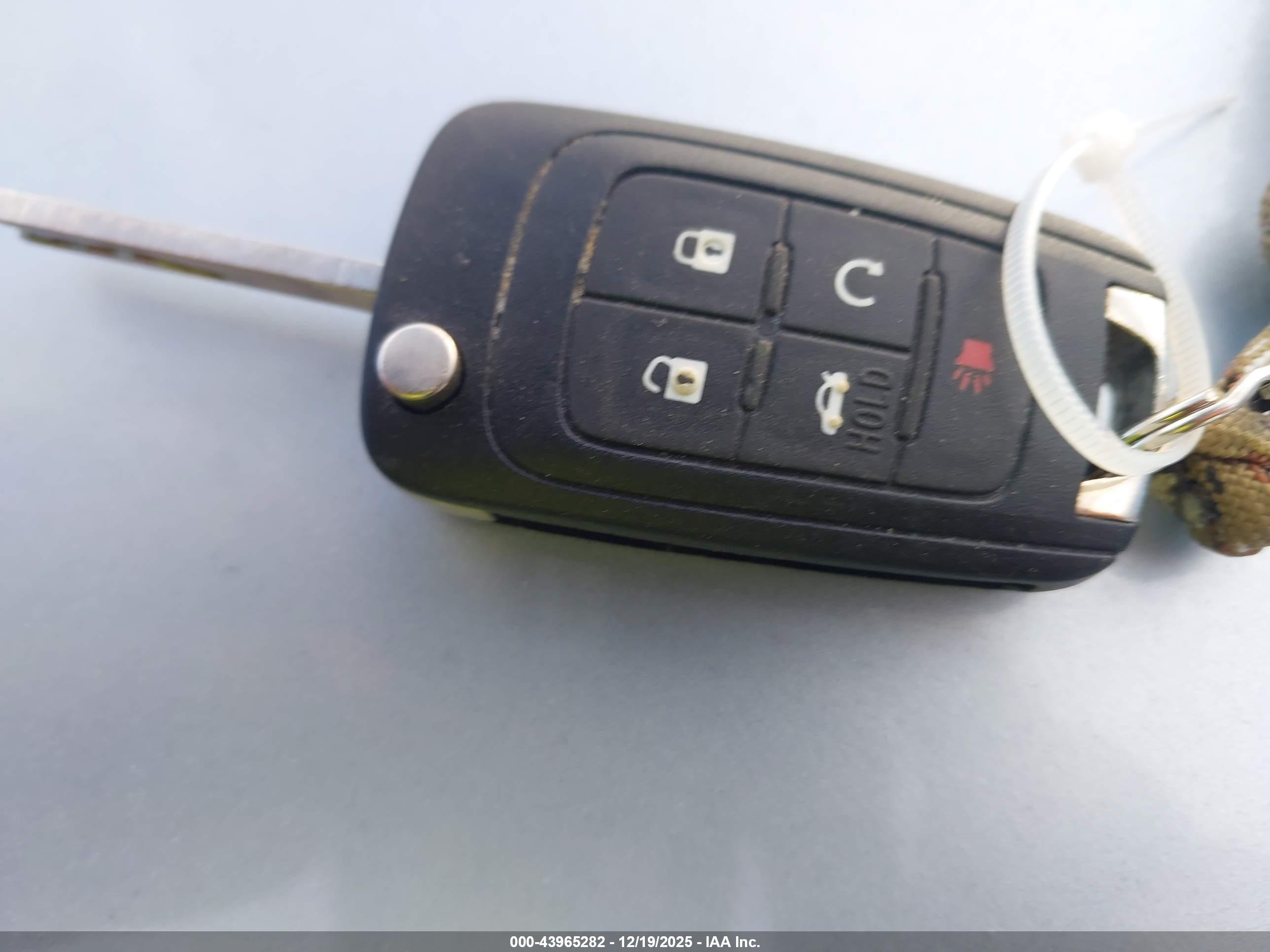 BUICK CASCADA image 11
