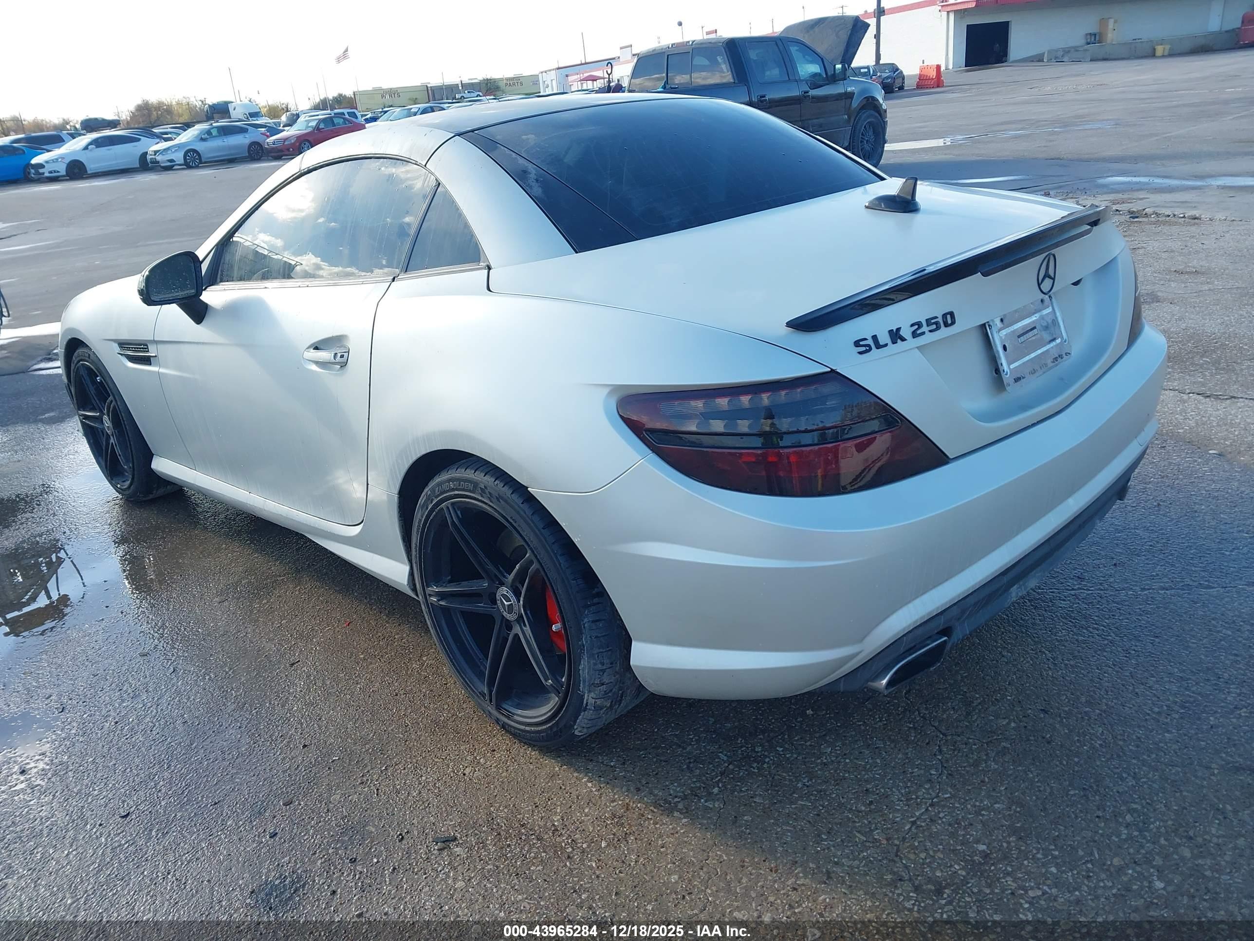 MERCEDES-BENZ SLK image 3