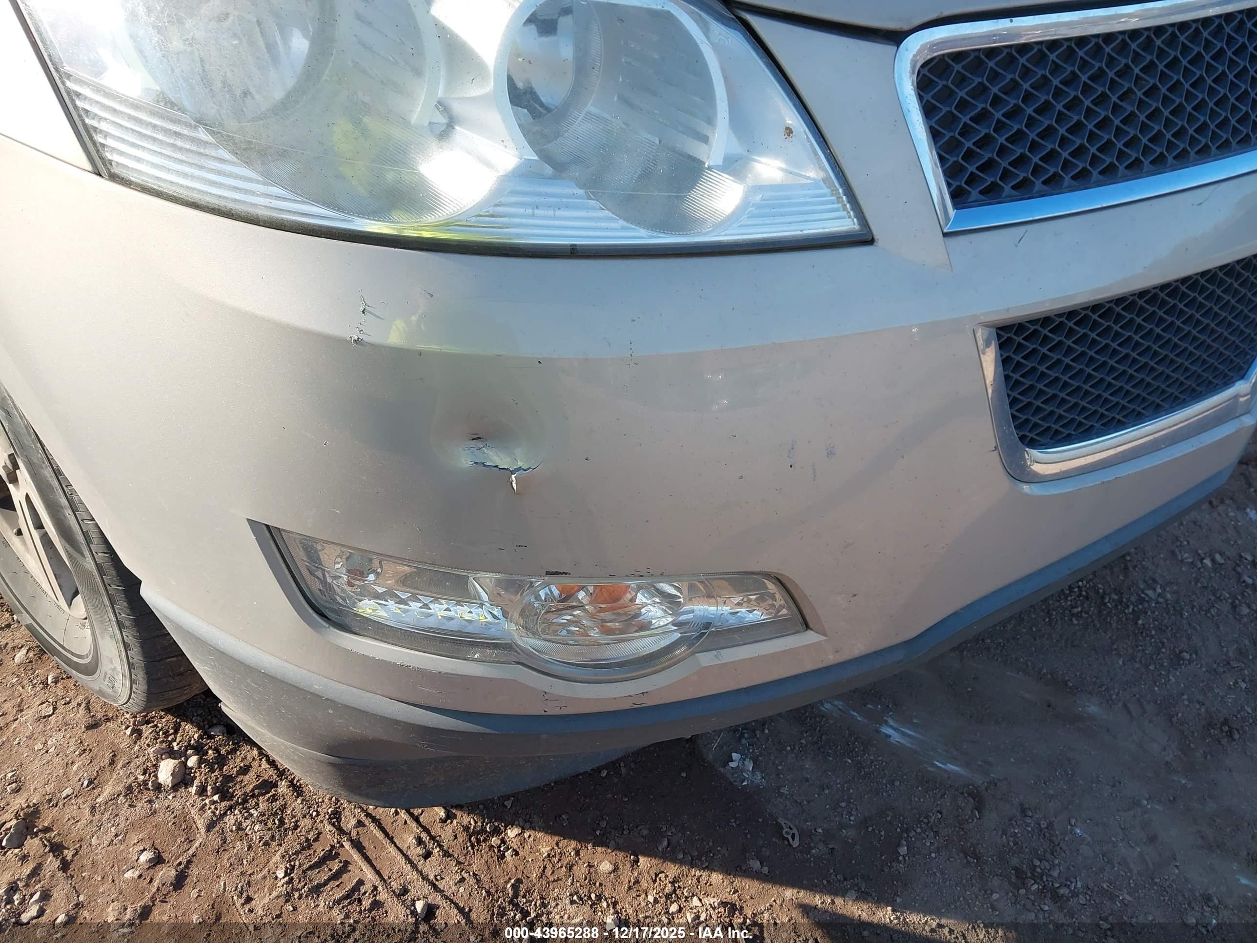 CHEVROLET TRAVERSE image 6